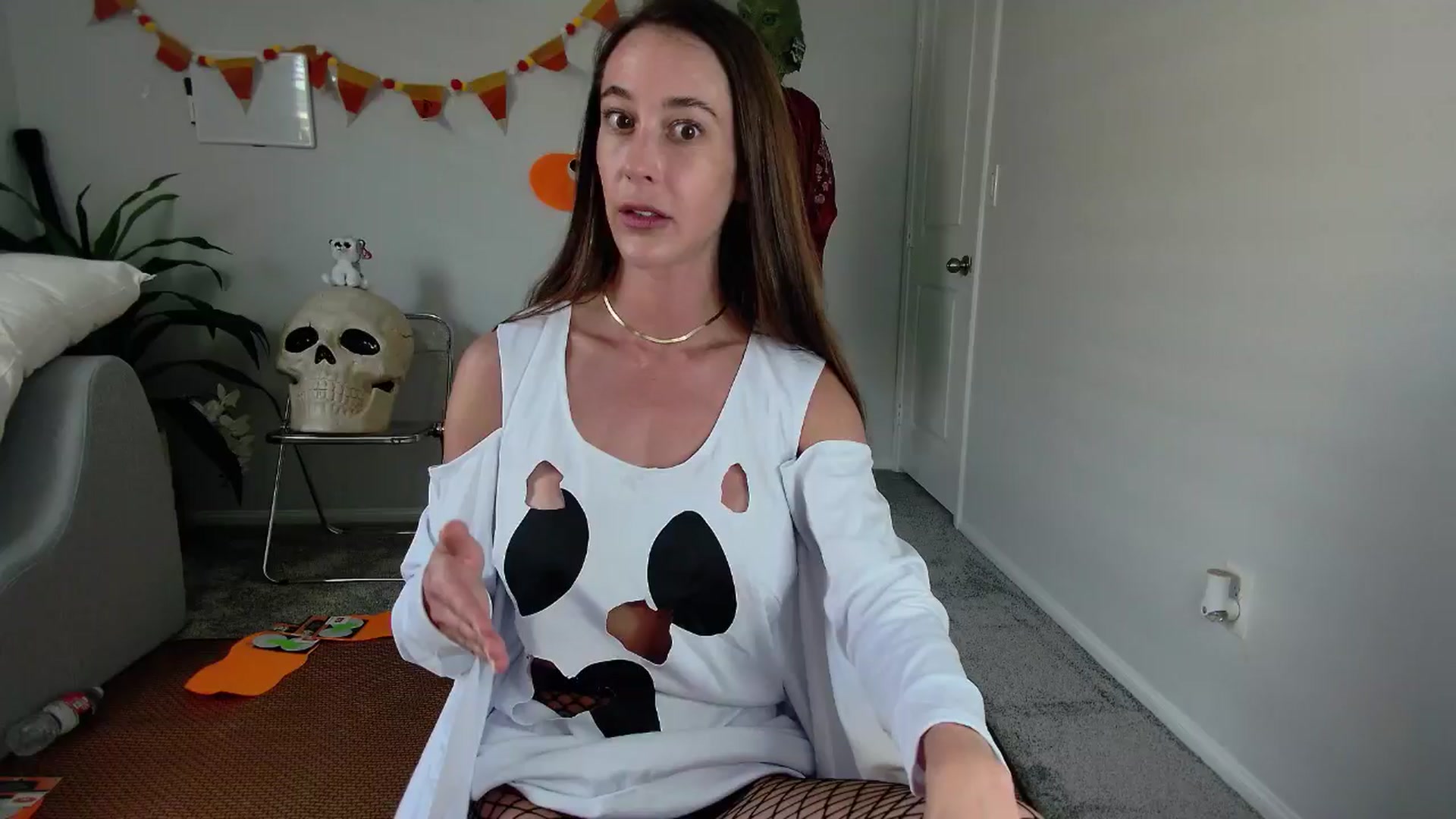Gallery image thumbnail from tease4lisa's myfreecams stream on, 10/17/2024, 23:50 image 15 of 20