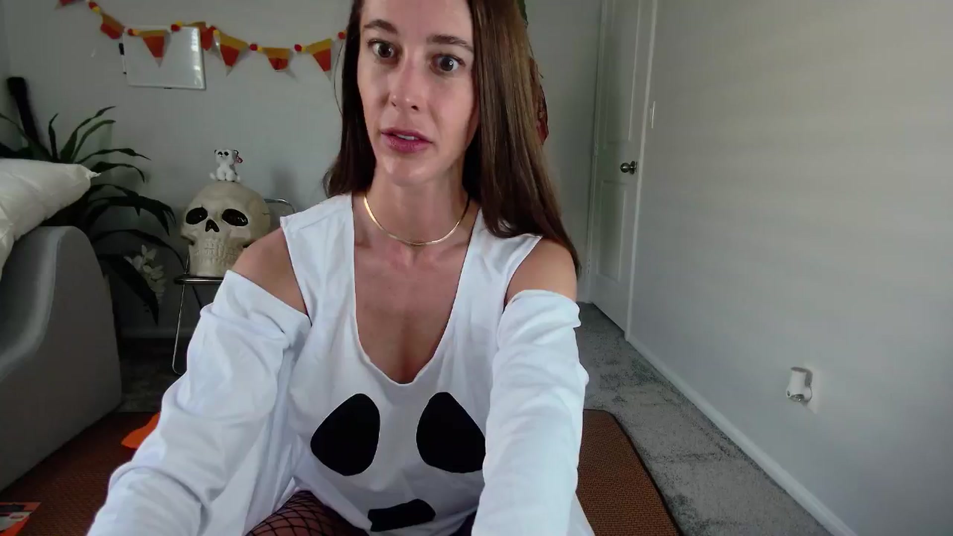 Gallery image thumbnail from tease4lisa's myfreecams stream on, 10/17/2024, 23:50 image 3 of 20