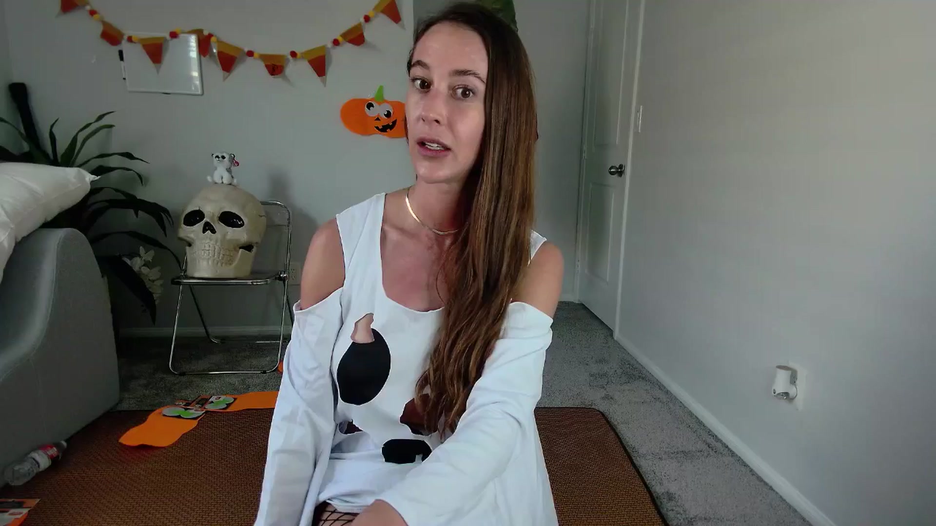 Gallery image thumbnail from tease4lisa's myfreecams stream on, 10/17/2024, 23:50 image 17 of 20