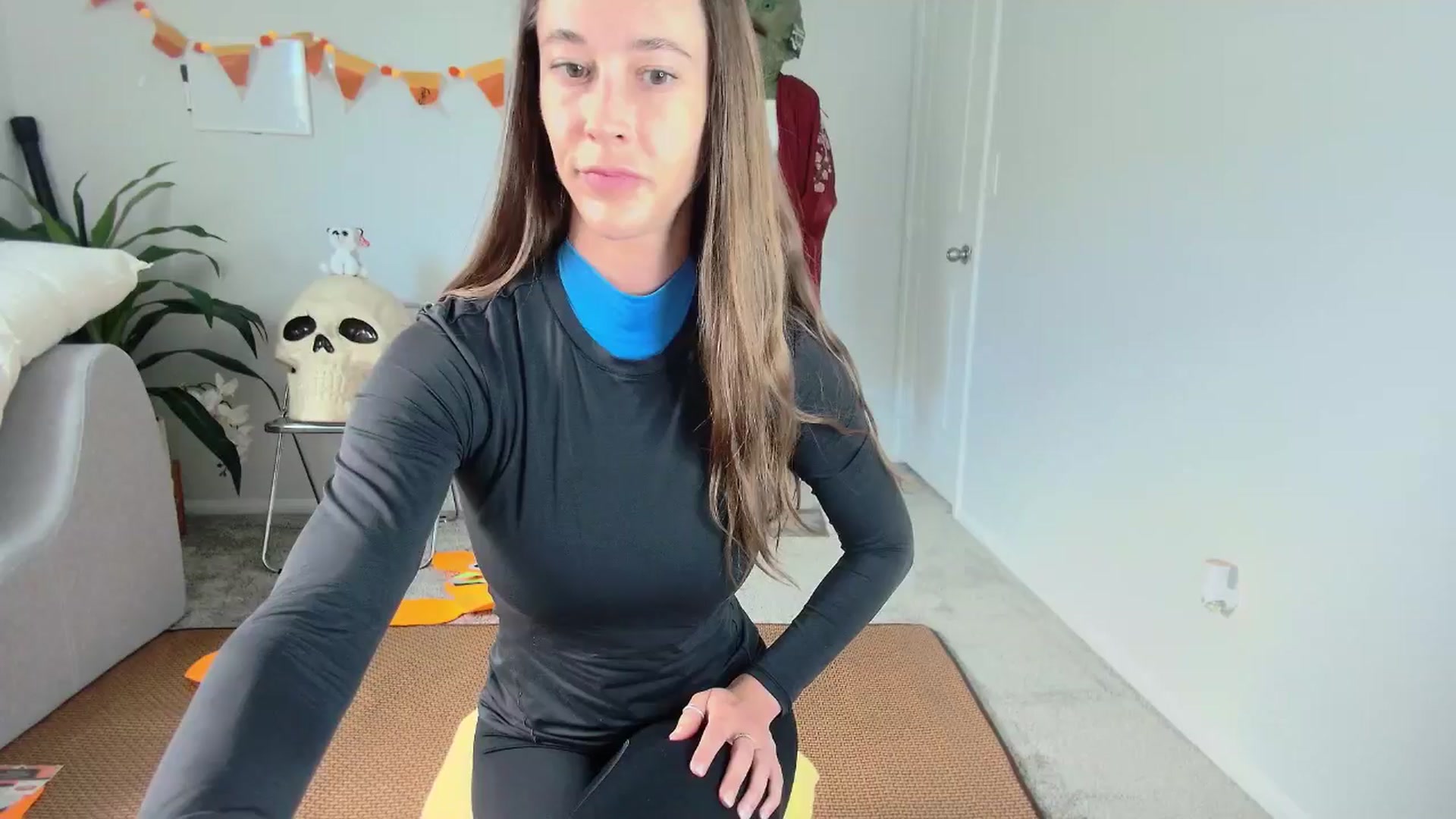 Gallery image thumbnail from tease4lisa's myfreecams stream on, 10/18/2024, 18:15 image 1 of 20