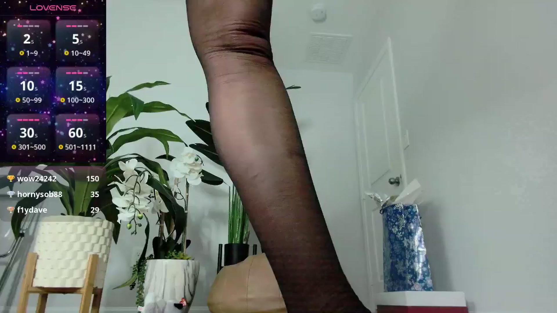 Gallery image thumbnail from tease4lisa's myfreecams stream on, 12/22/2024, 15:42 image 14 of 20