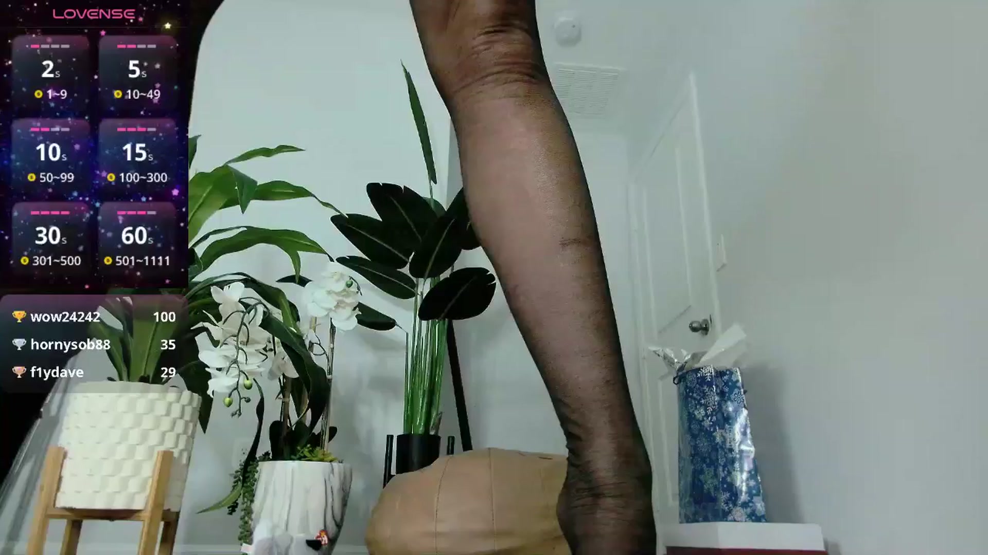 Gallery image thumbnail from tease4lisa's myfreecams stream on, 12/22/2024, 15:42 image 13 of 20