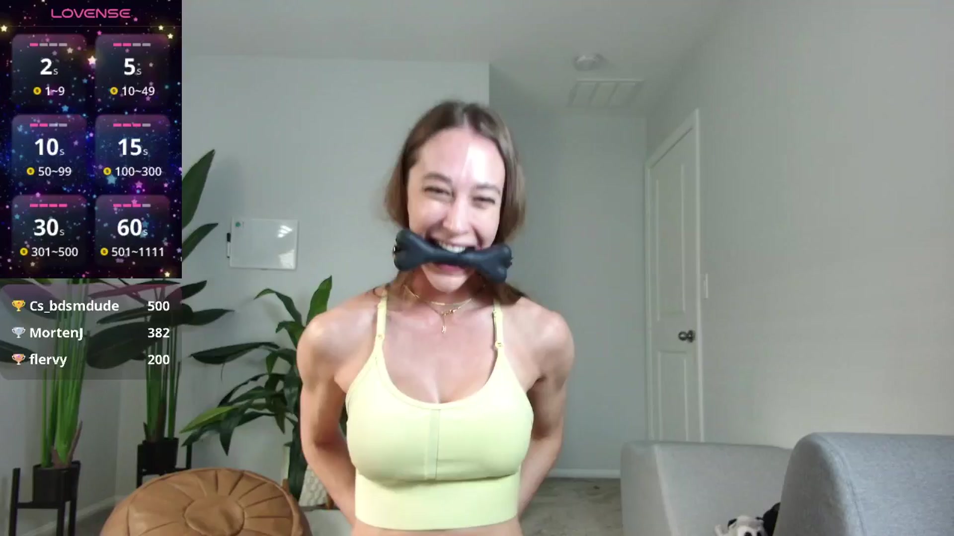 Gallery image thumbnail from tease4lisa's myfreecams stream on, 05/17/2025, 21:38 image 15 of 20