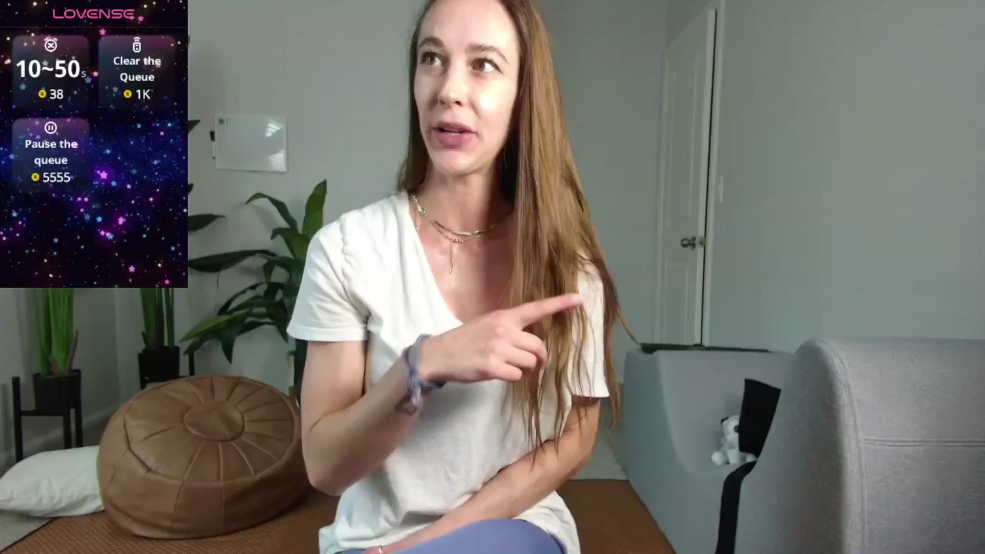 Gallery image thumbnail from tease4lisa's myfreecams stream on, 05/20/2025, 20:22 image 5 of 20