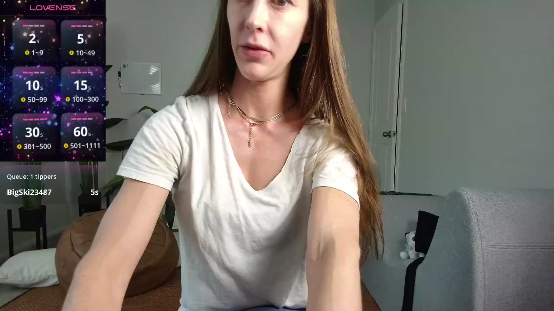 Gallery image thumbnail from tease4lisa's myfreecams stream on, 05/20/2025, 20:22 image 1 of 20