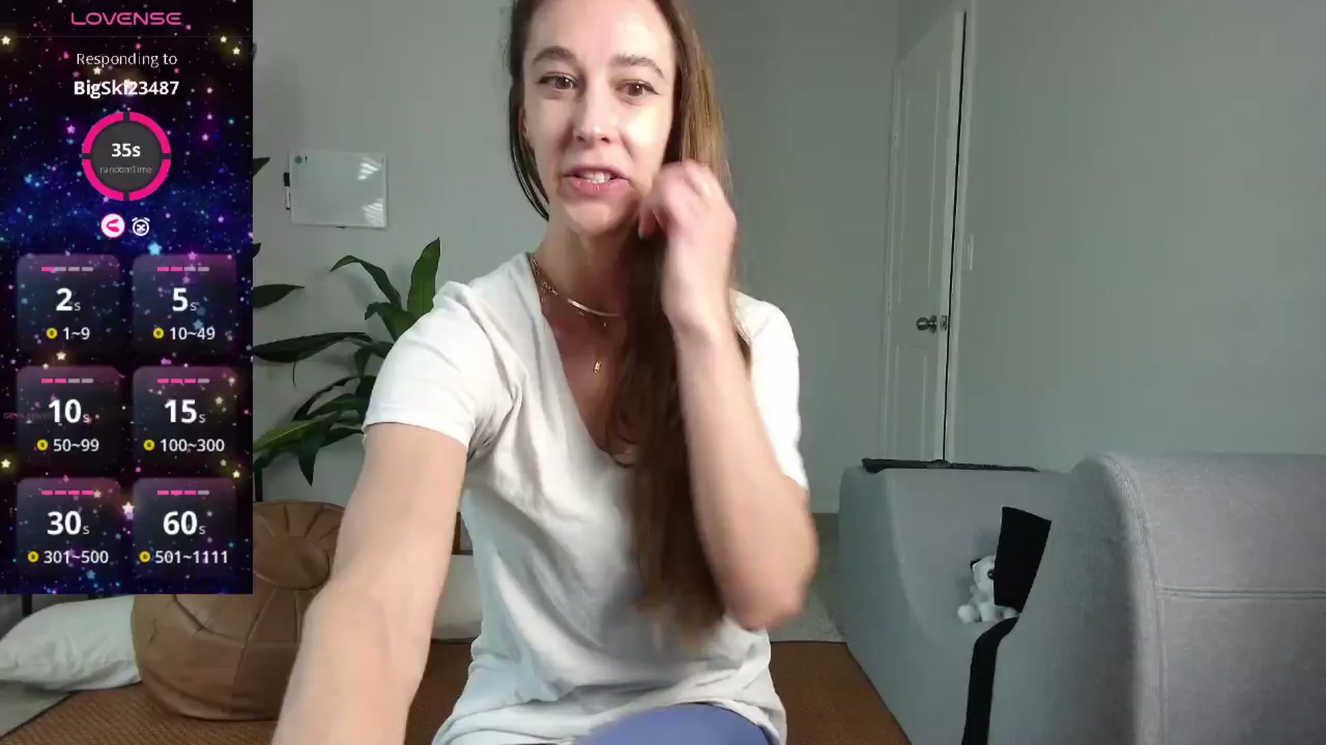 Gallery image thumbnail from tease4lisa's myfreecams stream on, 05/20/2025, 20:22 image 8 of 20