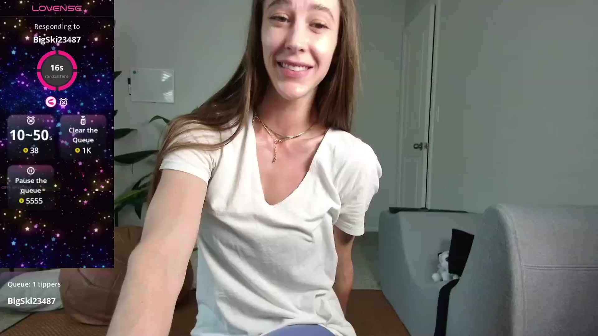 Gallery image thumbnail from tease4lisa's myfreecams stream on, 05/20/2025, 20:22 image 10 of 20