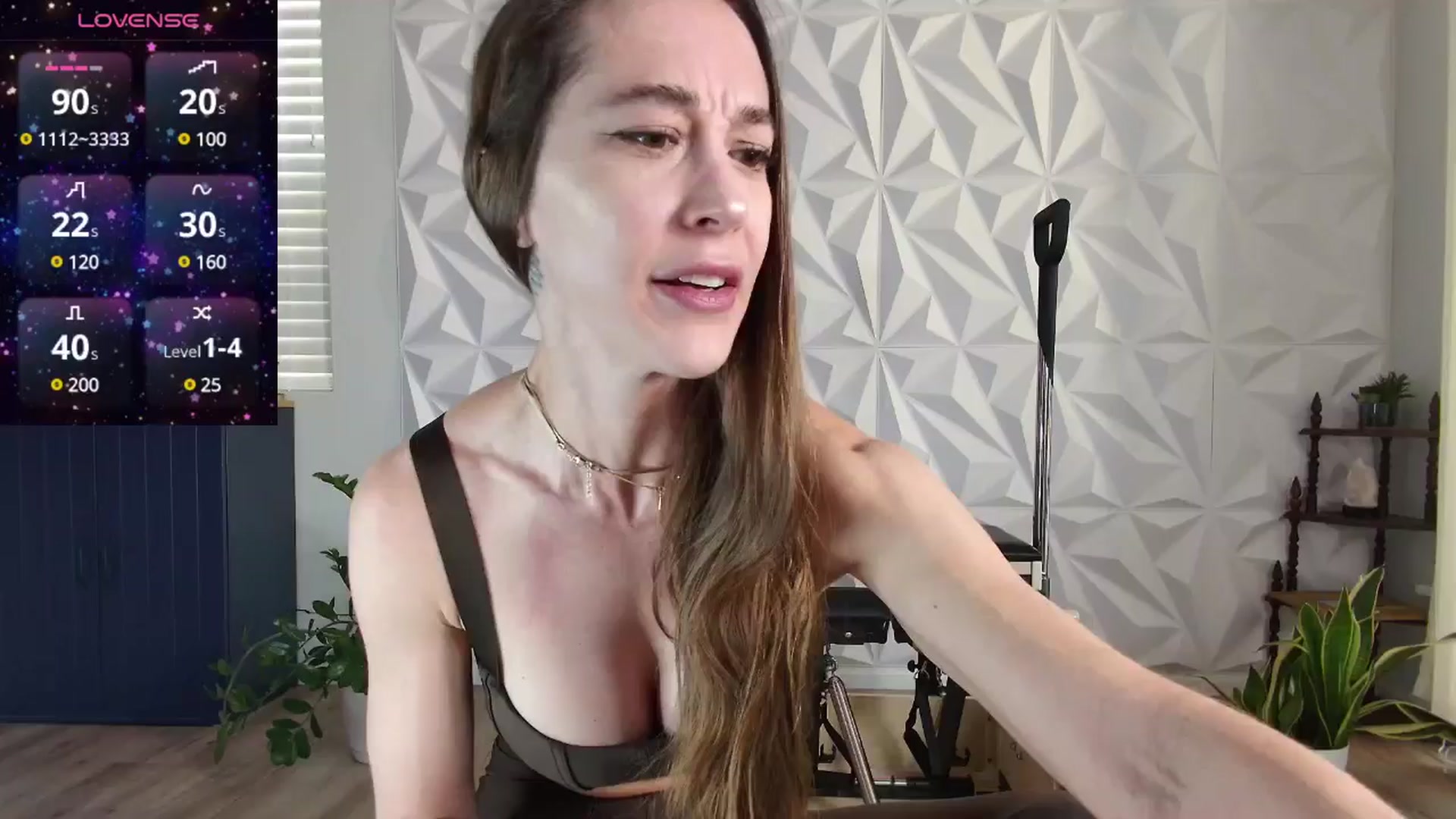Gallery image thumbnail from tease4lisa's myfreecams stream on, 05/21/2025, 16:53 image 6 of 20