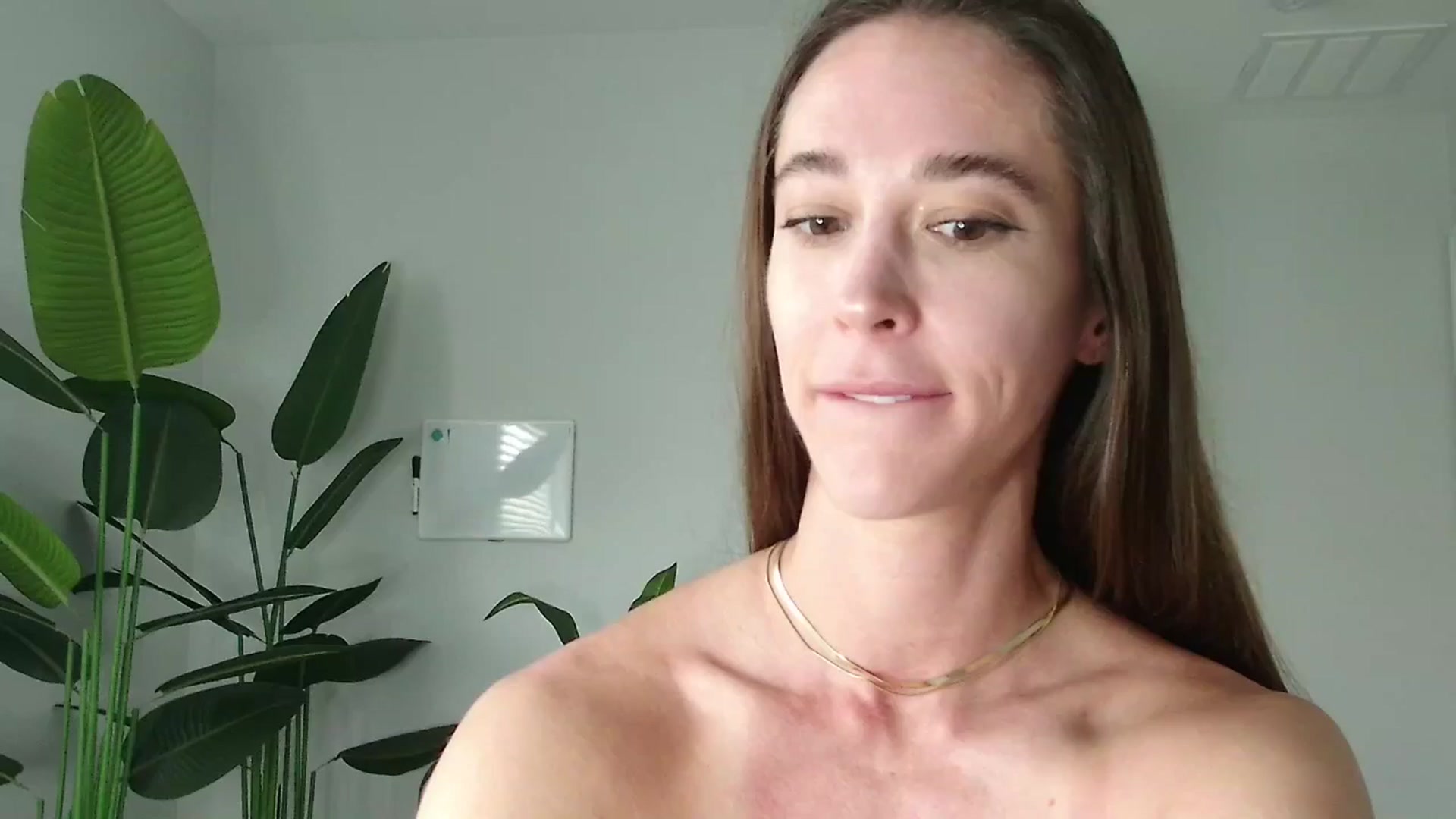 Gallery image thumbnail from tease4lisa's myfreecams stream on, 06/10/2025, 20:05 image 16 of 20