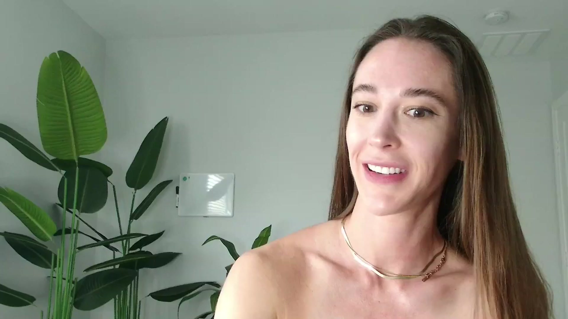 Gallery image thumbnail from tease4lisa's myfreecams stream on, 06/10/2025, 20:05 image 9 of 20
