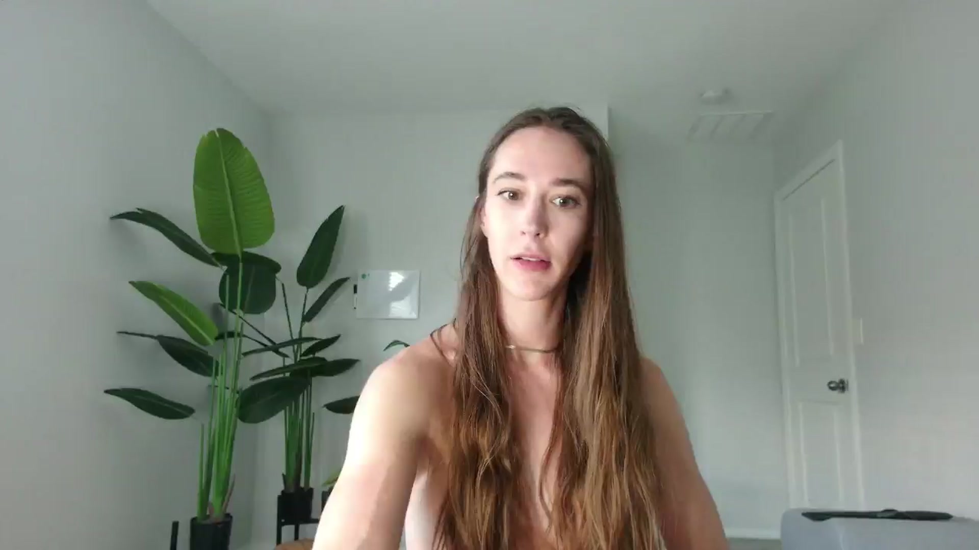 Gallery image thumbnail from tease4lisa's myfreecams stream on, 06/10/2025, 23:17 image 5 of 20