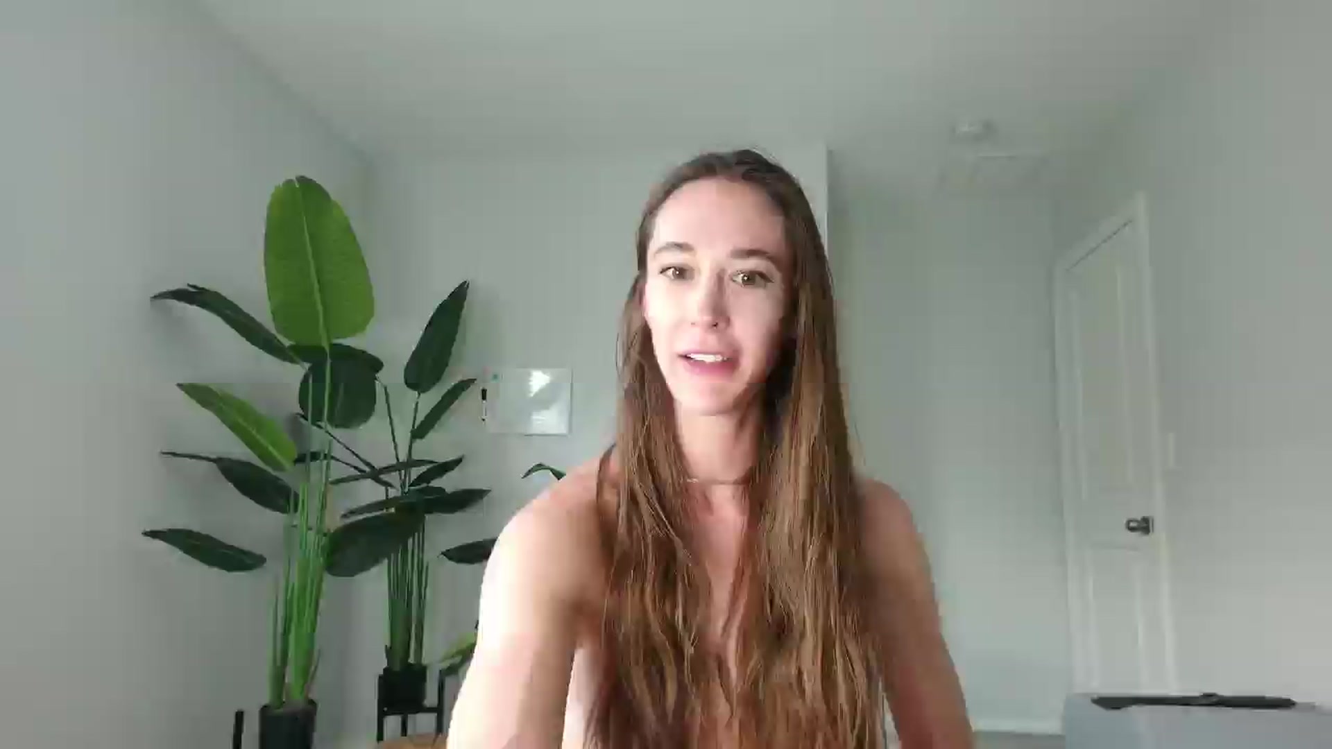 Gallery image thumbnail from tease4lisa's myfreecams stream on, 06/10/2025, 23:17 image 2 of 20