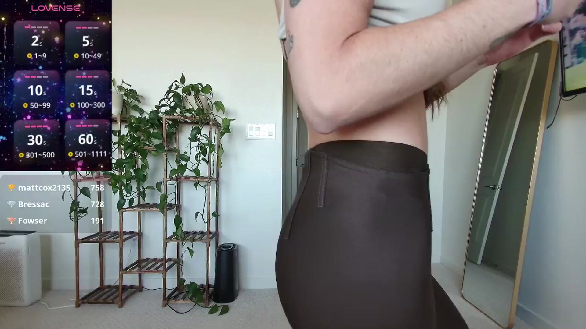 Gallery image thumbnail from tease4lisa's myfreecams stream on, 07/07/2025, 20:19 image 5 of 20