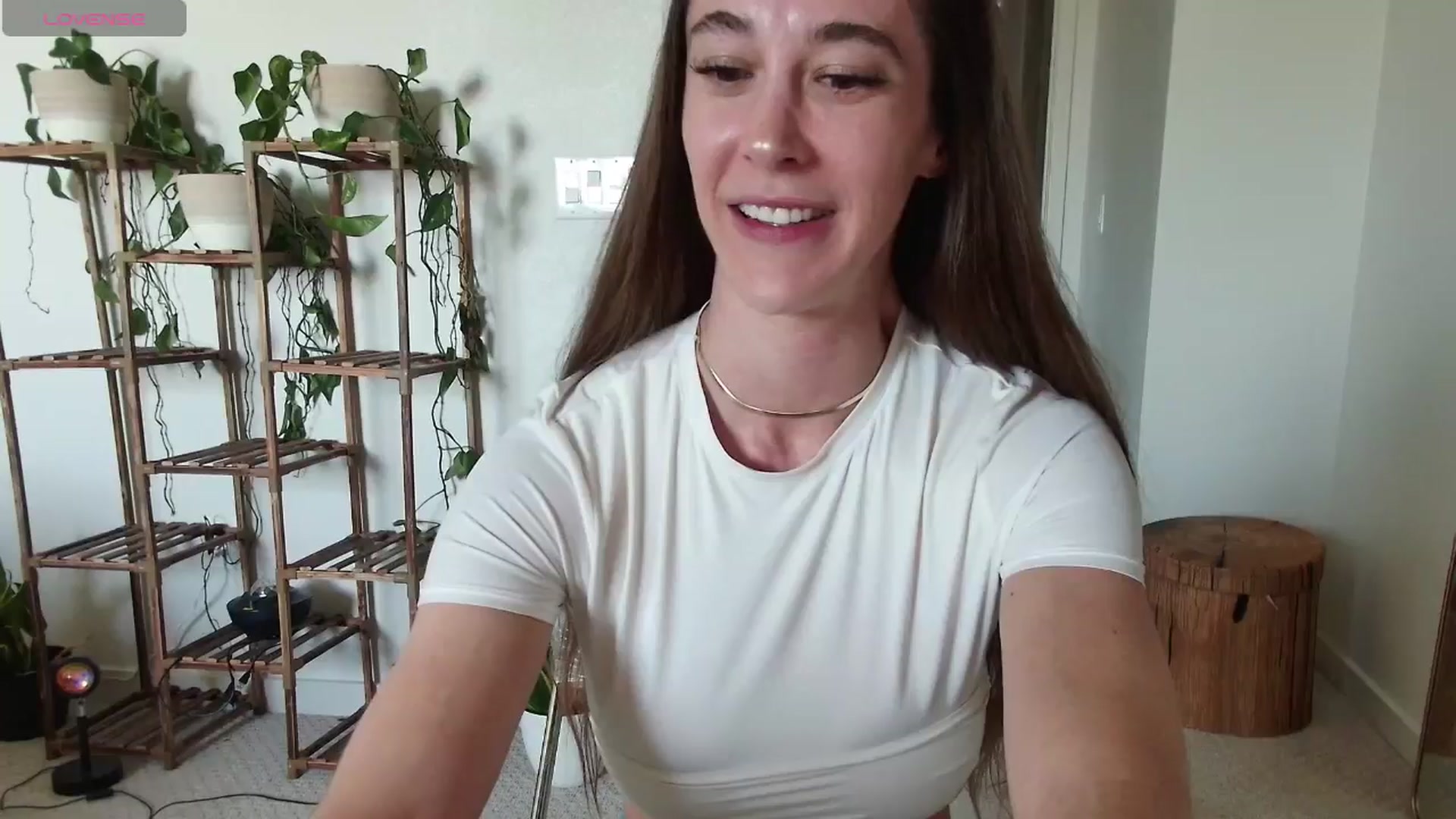 Gallery image thumbnail from tease4lisa's myfreecams stream on, 04/08/2026, 21:23 image 5 of 20