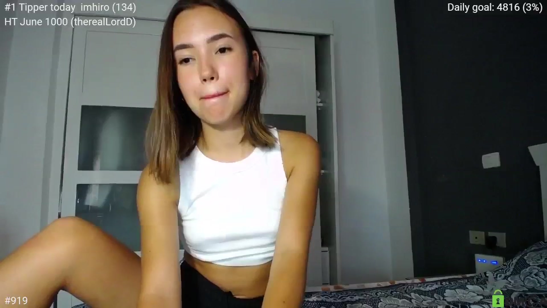 Gallery image thumbnail from tenderlyPoli's myfreecams stream on, 06/16/2024, 16:13 image 17 of 20