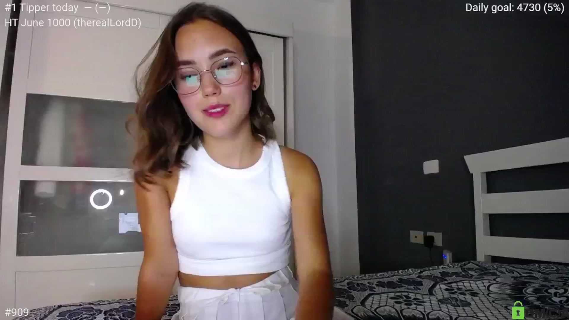 Gallery image thumbnail from tenderlyPoli's myfreecams stream on, 06/25/2024, 20:50 image 1 of 20