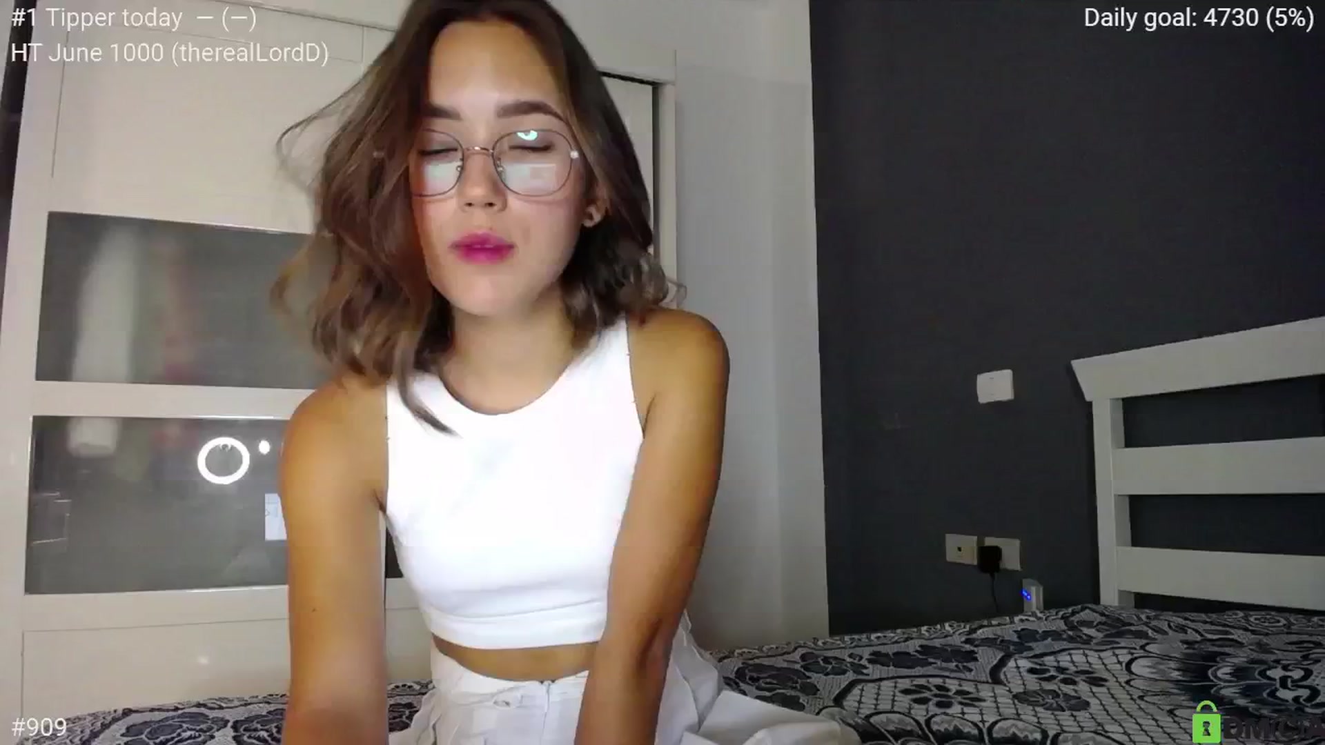 Gallery image thumbnail from tenderlyPoli's myfreecams stream on, 06/25/2024, 20:50 image 4 of 20