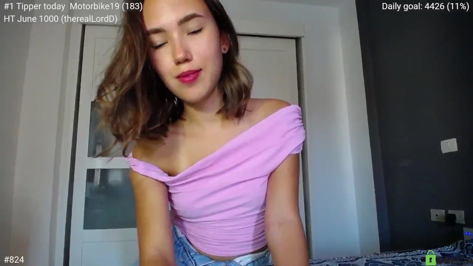Gallery image thumbnail from tenderlyPoli's myfreecams stream on, 06/26/2024, 15:53 image 2 of 20