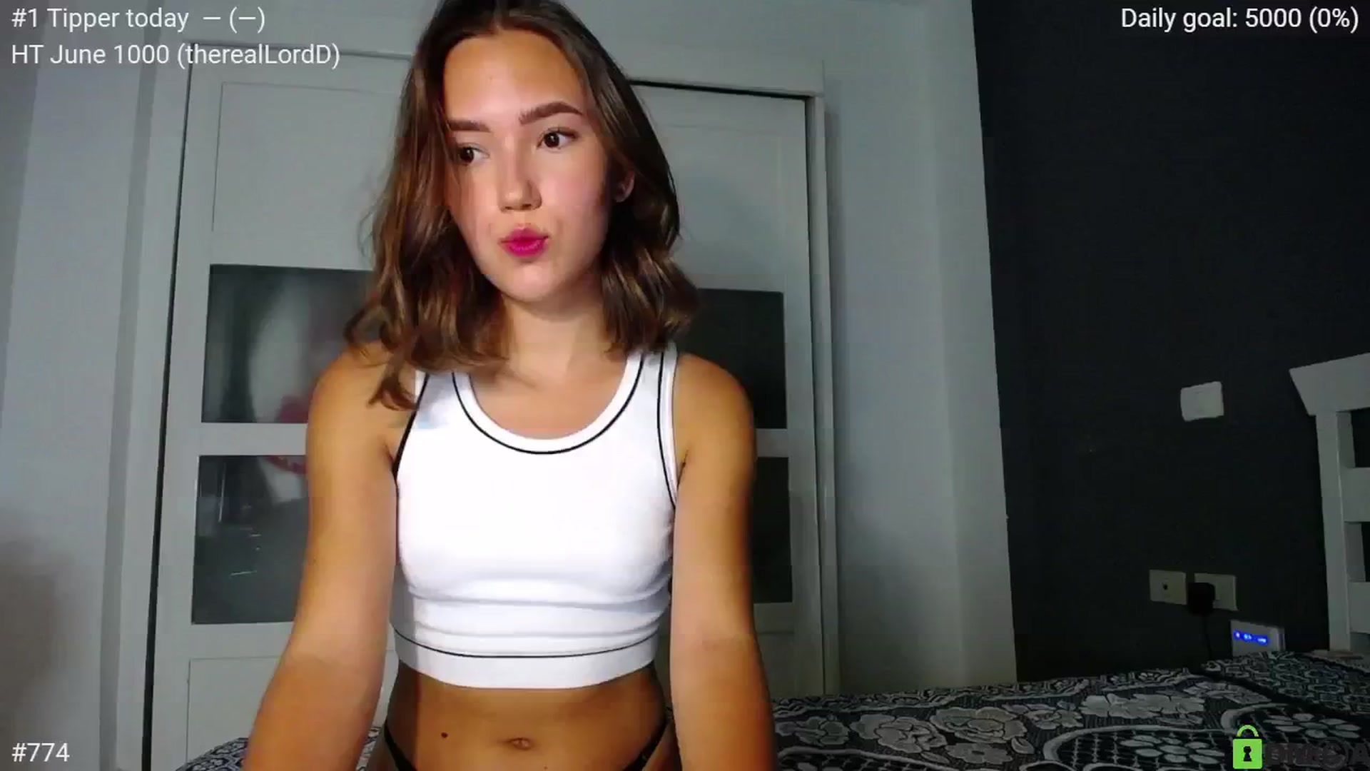 Gallery image thumbnail from tenderlyPoli's myfreecams stream on, 06/27/2024, 17:37 image 1 of 20