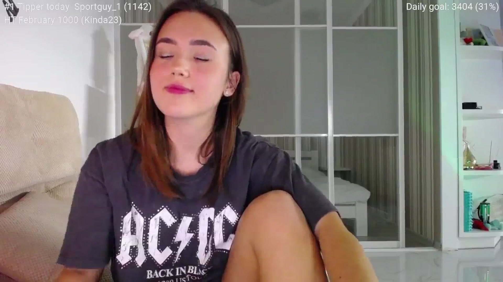 Gallery image thumbnail from tenderlyPoli's myfreecams stream on, 02/17/2025, 22:44 image 15 of 20