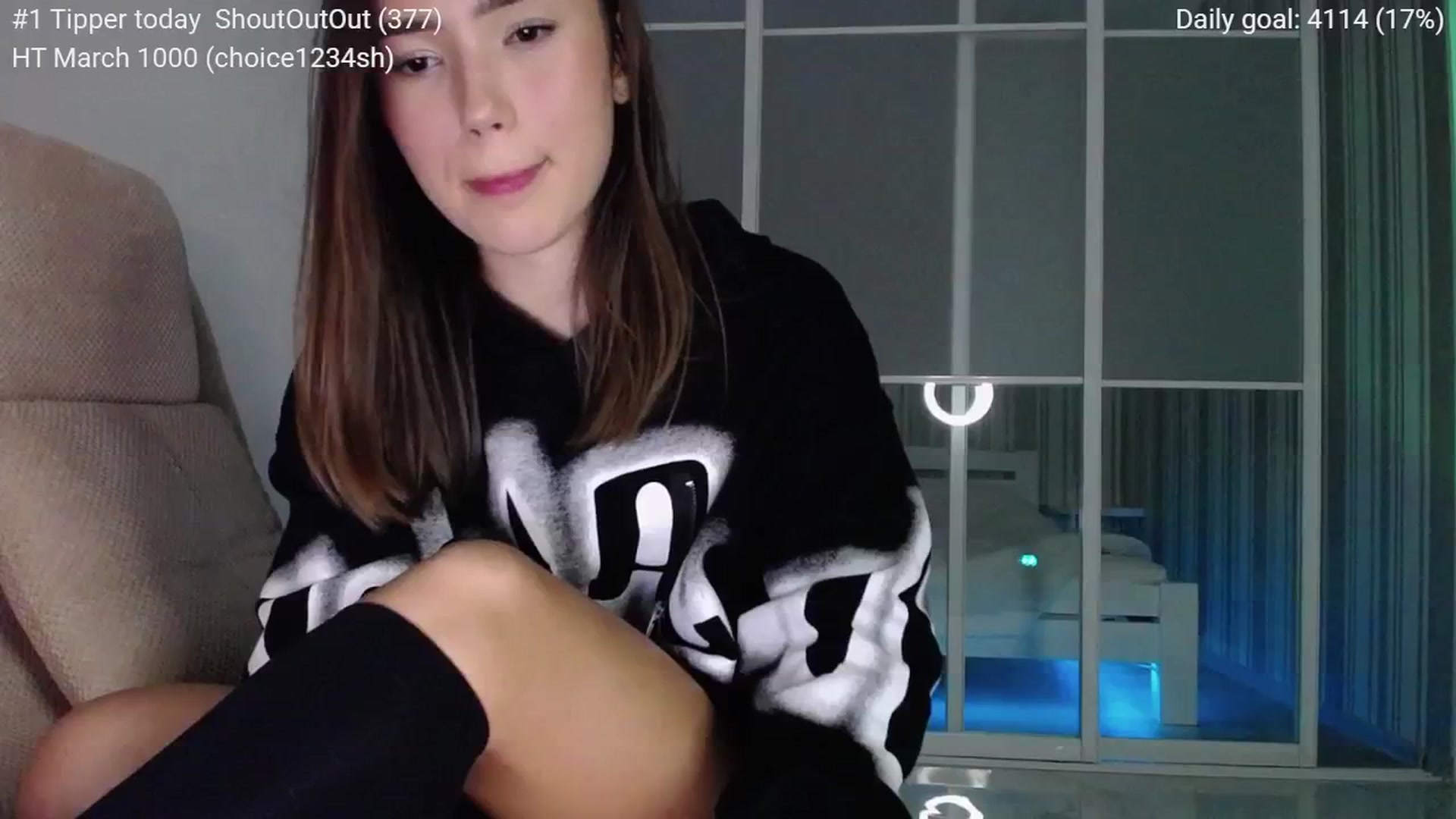 Gallery image thumbnail from tenderlyPoli's myfreecams stream on, 03/26/2025, 24:22 image 14 of 20