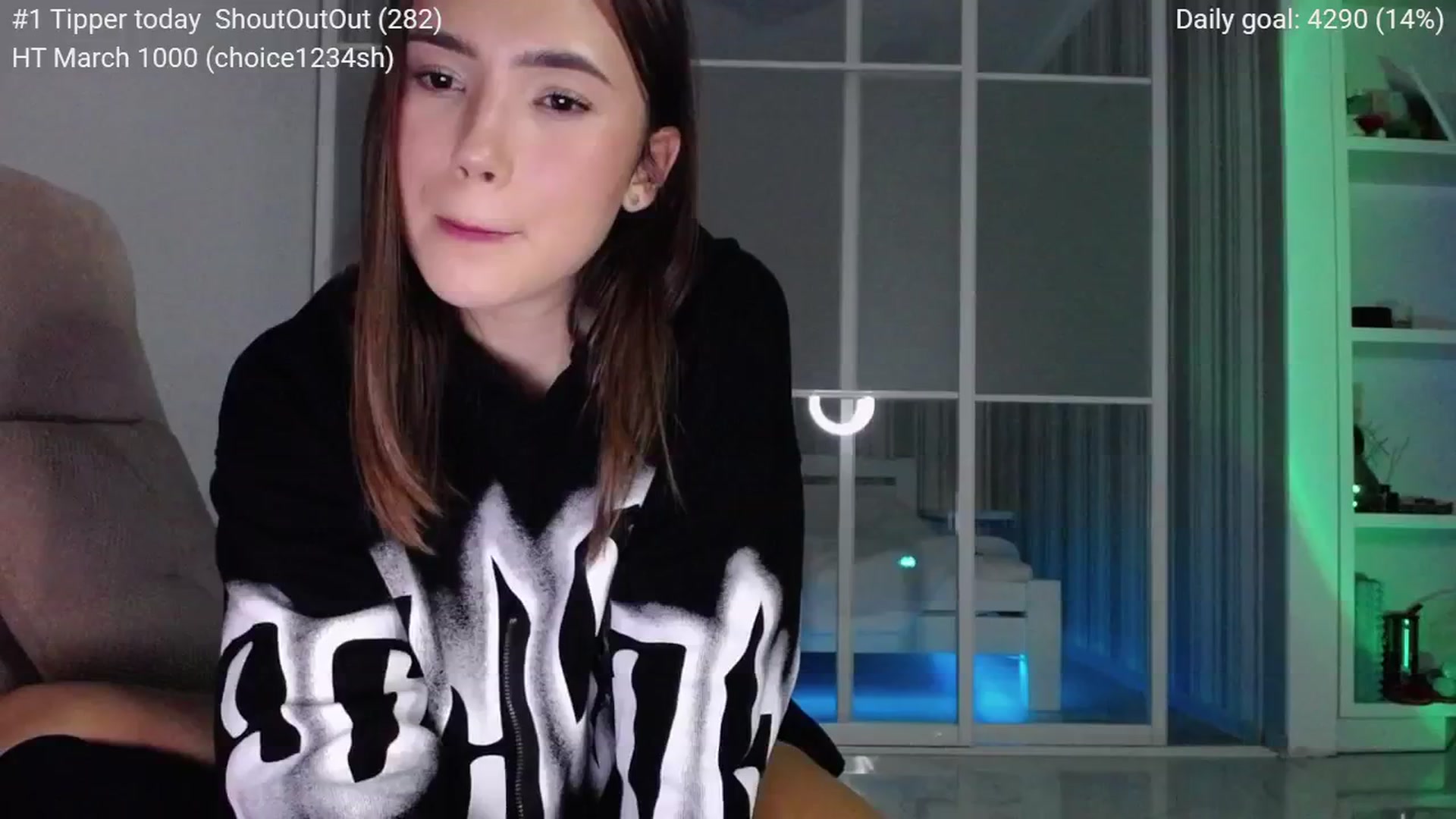 Gallery image thumbnail from tenderlyPoli's myfreecams stream on, 03/26/2025, 24:22 image 11 of 20