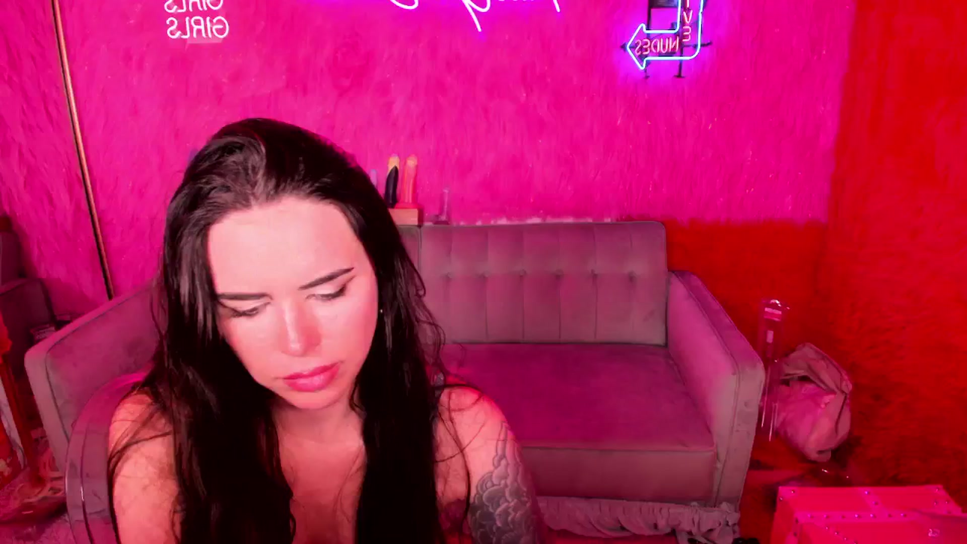 Gallery image thumbnail from thatgrlsuttin's myfreecams stream on, 04/17/2024, 06:56 image 13 of 20