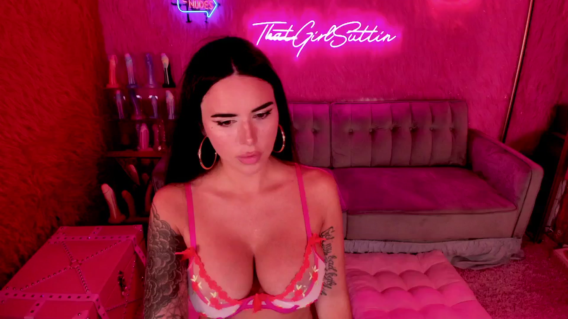 Gallery image thumbnail from thatgrlsuttin's myfreecams stream on, 06/11/2024, 03:50 image 8 of 20