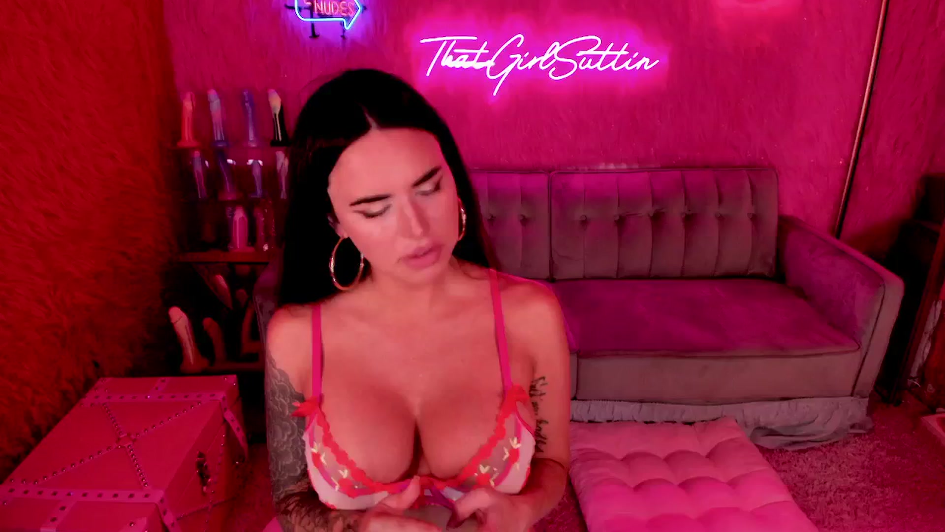 Gallery image thumbnail from thatgrlsuttin's myfreecams stream on, 06/11/2024, 03:50 image 6 of 20