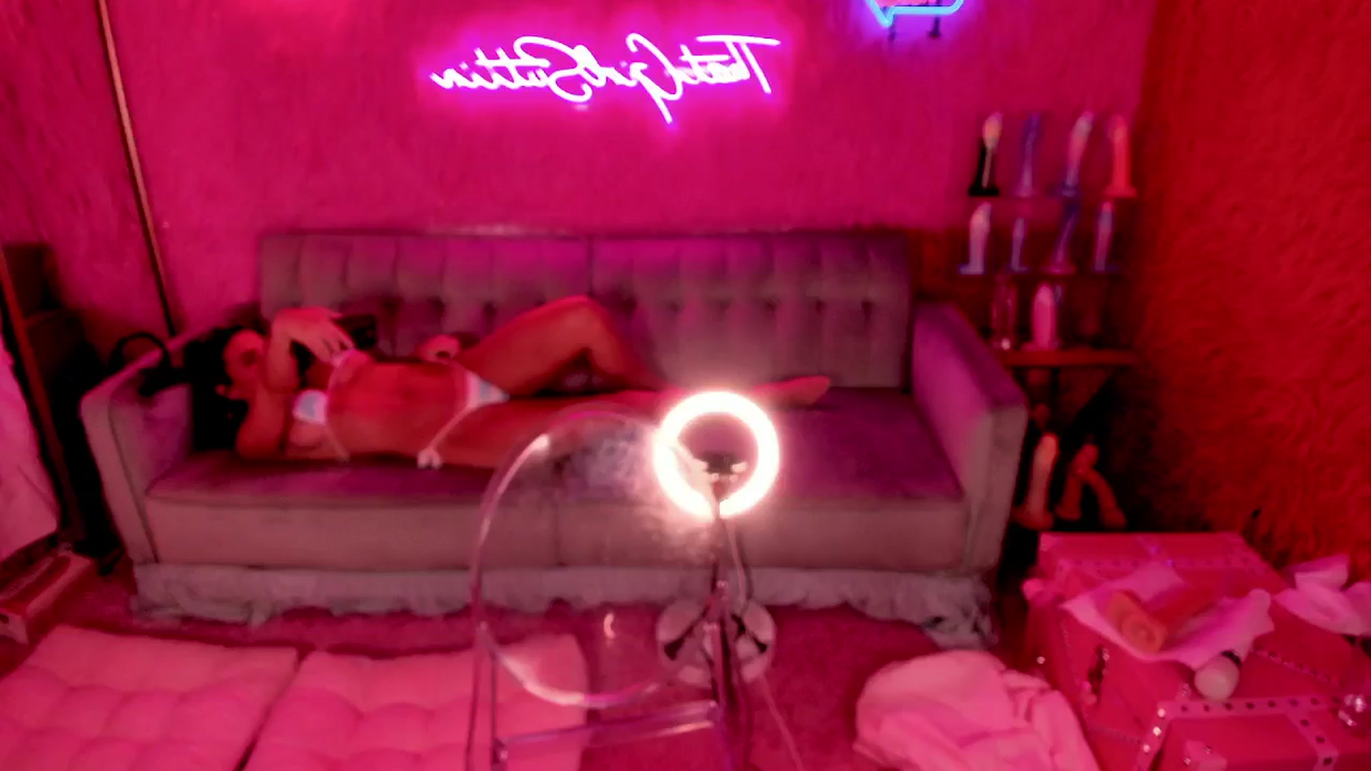 Gallery image thumbnail from thatgrlsuttin's myfreecams stream on, 06/18/2024, 05:47 image 19 of 20