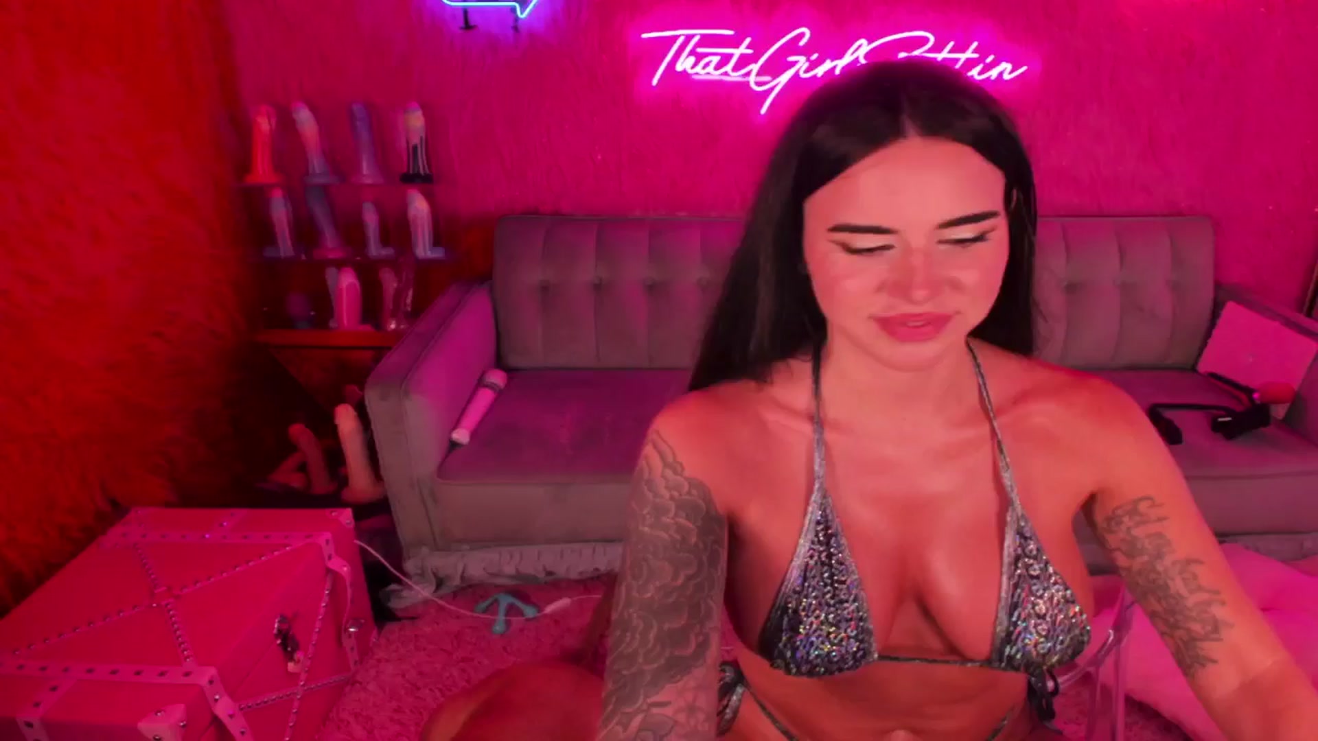 Gallery image thumbnail from thatgrlsuttin's myfreecams stream on, 07/02/2024, 02:01 image 12 of 20