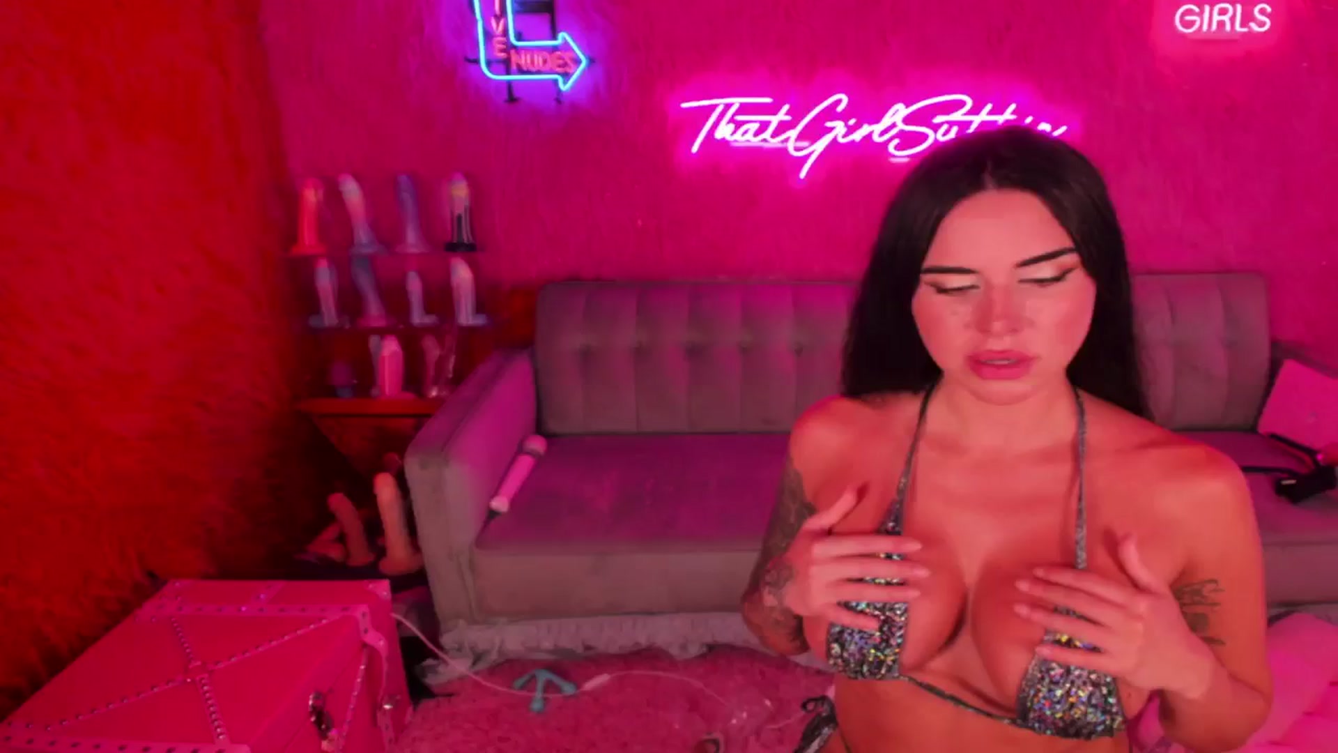 Gallery image thumbnail from thatgrlsuttin's myfreecams stream on, 07/02/2024, 02:01 image 15 of 20