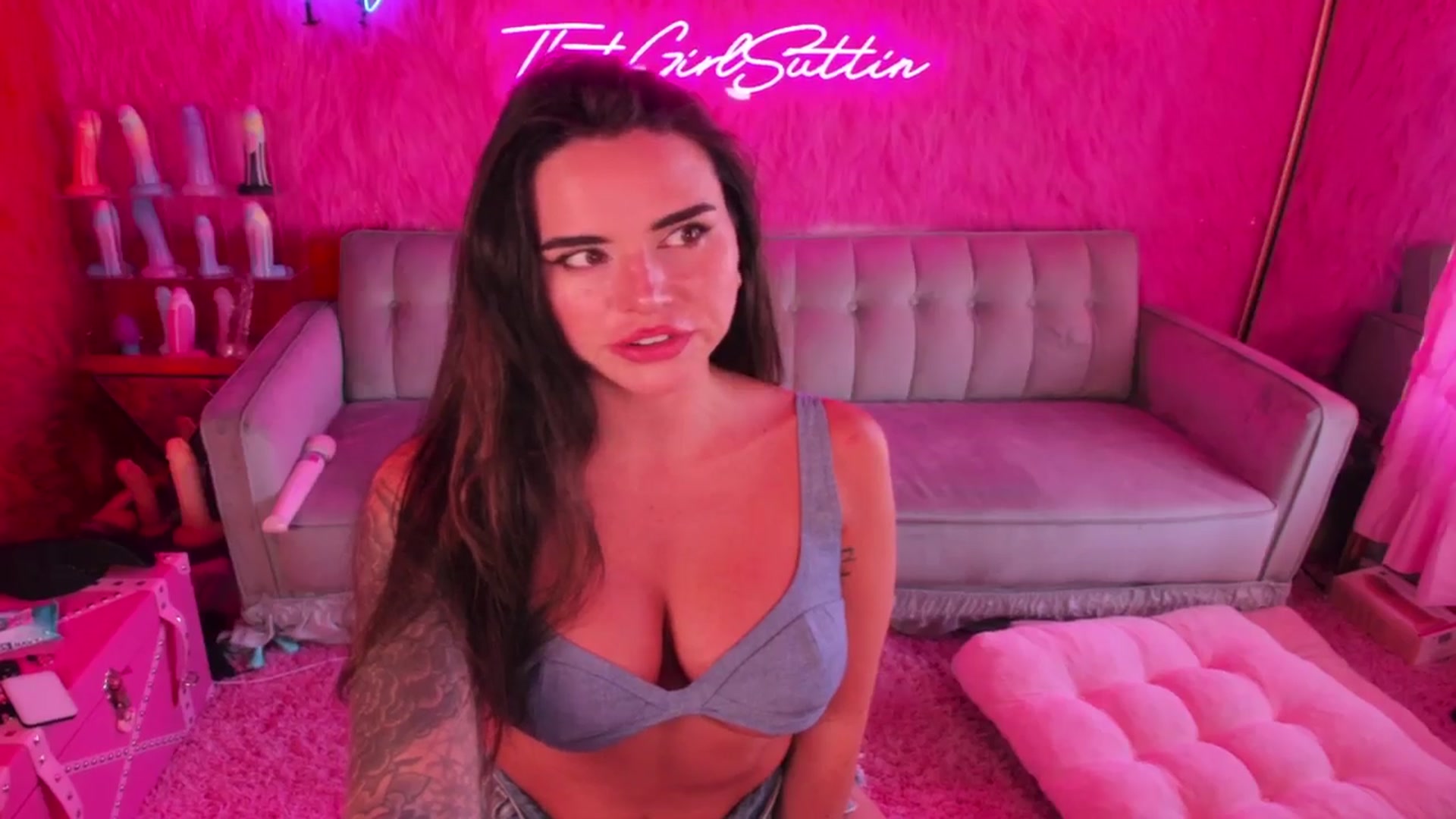Gallery image thumbnail from thatgrlsuttin's myfreecams stream on, 07/03/2024, 24:53 image 8 of 20