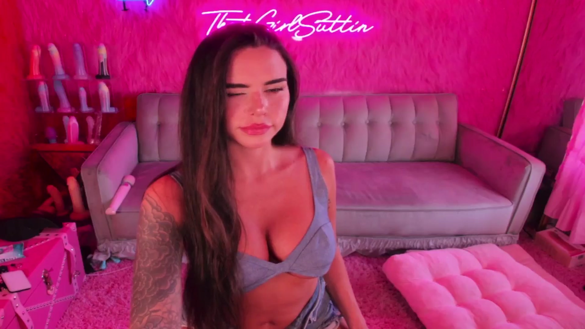 Gallery image thumbnail from thatgrlsuttin's myfreecams stream on, 07/03/2024, 24:53 image 16 of 20