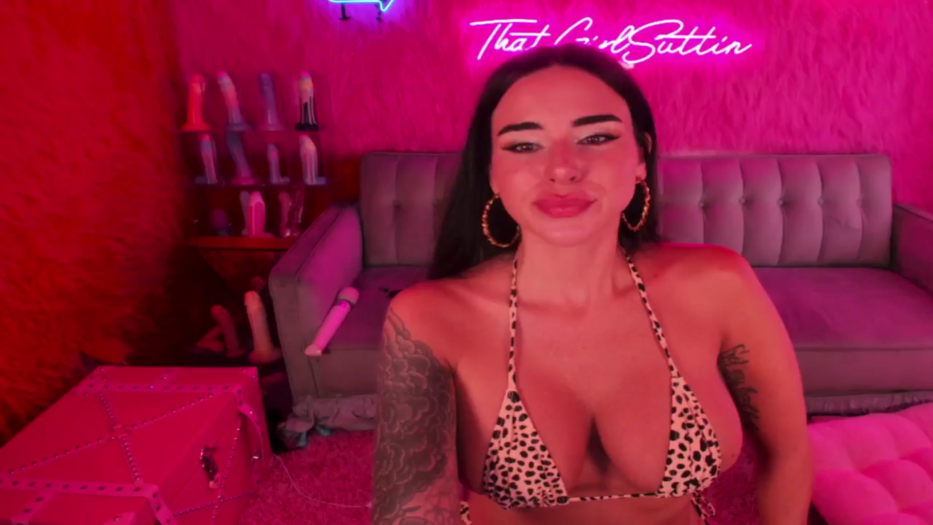 Gallery image thumbnail from thatgrlsuttin's myfreecams stream on, 07/03/2024, 23:30 image 13 of 20