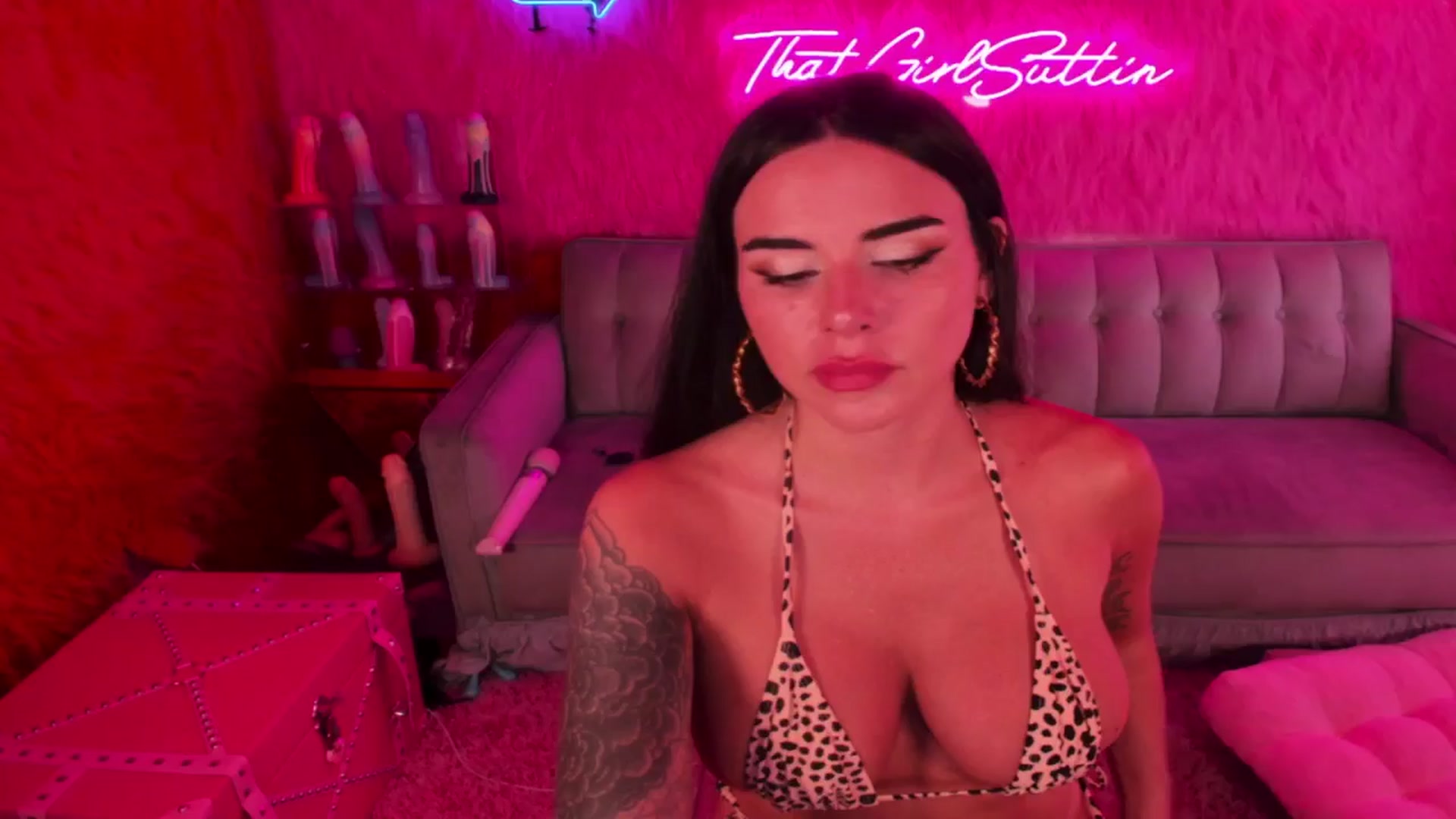 Gallery image thumbnail from thatgrlsuttin's myfreecams stream on, 07/03/2024, 23:30 image 16 of 20