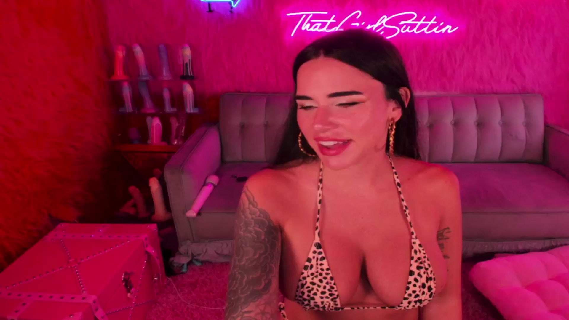 Gallery image thumbnail from thatgrlsuttin's myfreecams stream on, 07/03/2024, 23:30 image 6 of 20