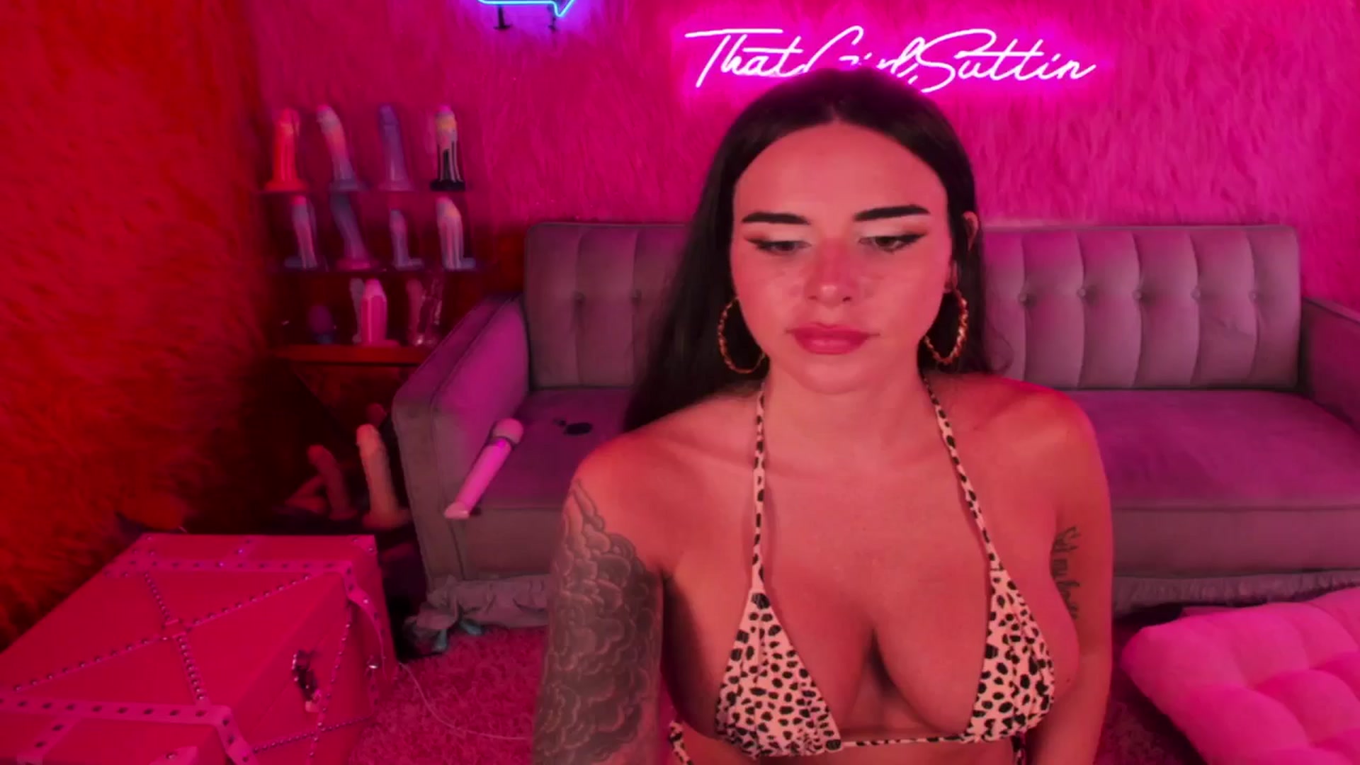 Gallery image thumbnail from thatgrlsuttin's myfreecams stream on, 07/03/2024, 23:30 image 18 of 20