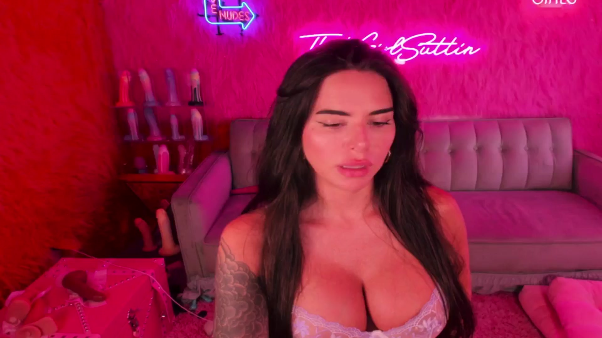 Gallery image thumbnail from thatgrlsuttin's myfreecams stream on, 07/08/2024, 24:01 image 1 of 20