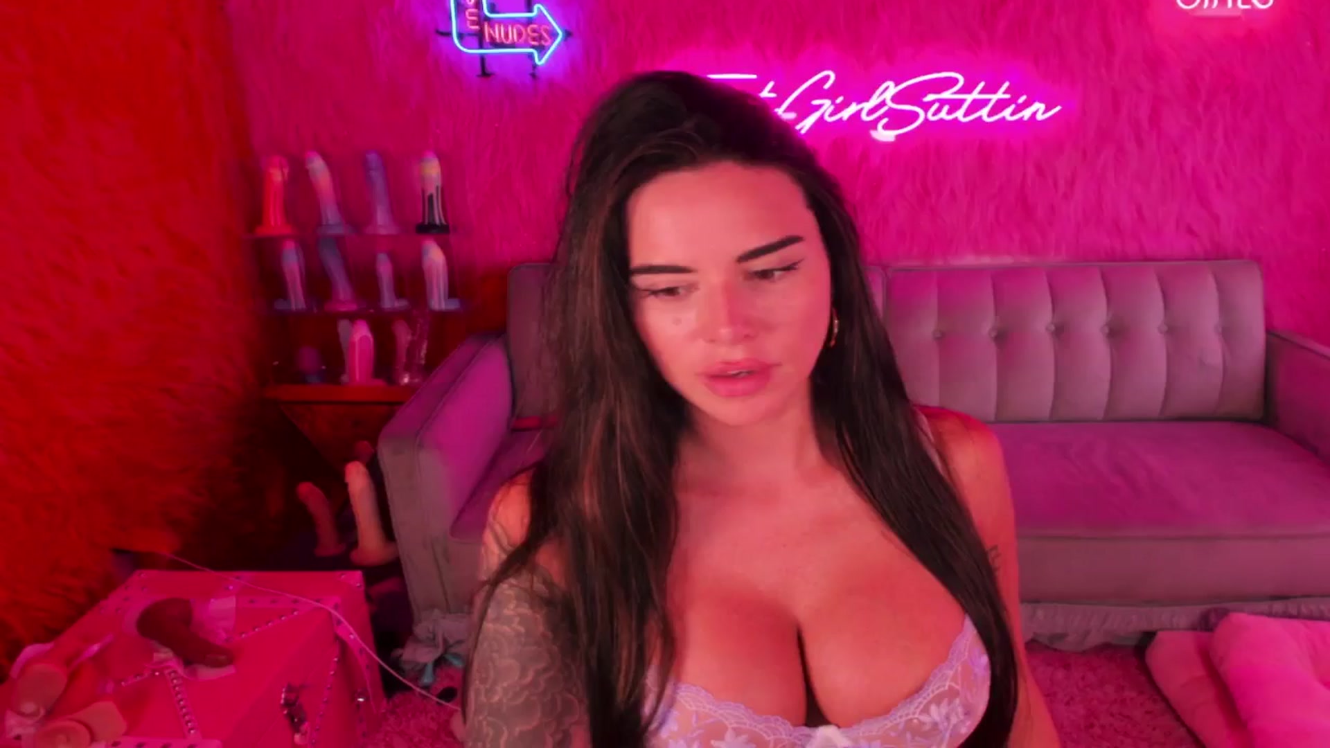 Gallery image thumbnail from thatgrlsuttin's myfreecams stream on, 07/08/2024, 24:01 image 2 of 20