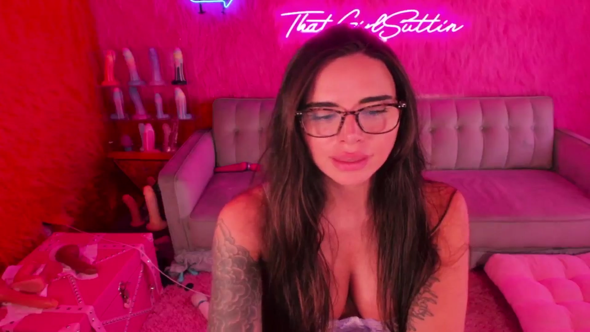 Gallery image thumbnail from thatgrlsuttin's myfreecams stream on, 07/08/2024, 24:42 image 12 of 20
