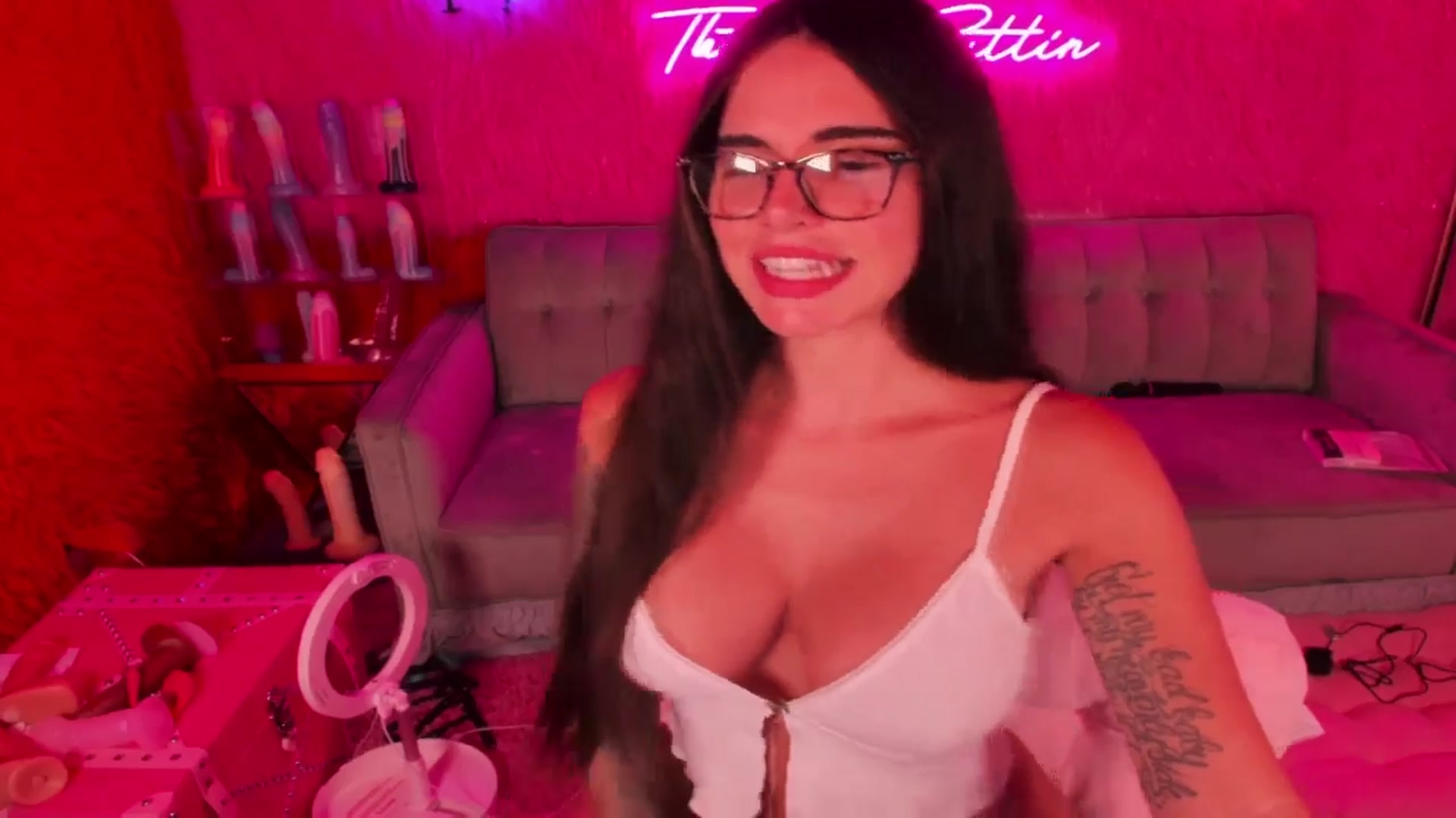 Gallery image thumbnail from thatgrlsuttin's myfreecams stream on, 07/11/2024, 05:11 image 8 of 20