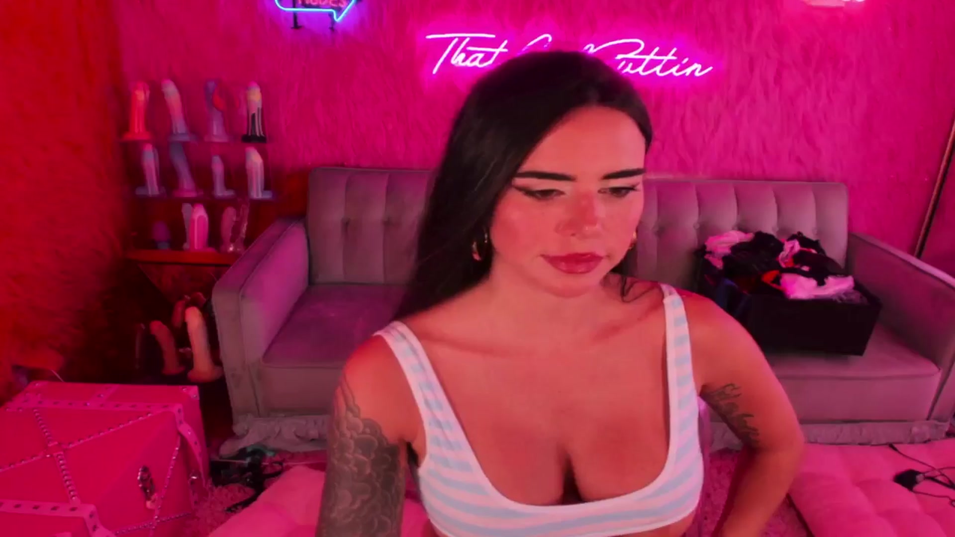 Gallery image thumbnail from thatgrlsuttin's myfreecams stream on, 07/11/2024, 22:50 image 18 of 20