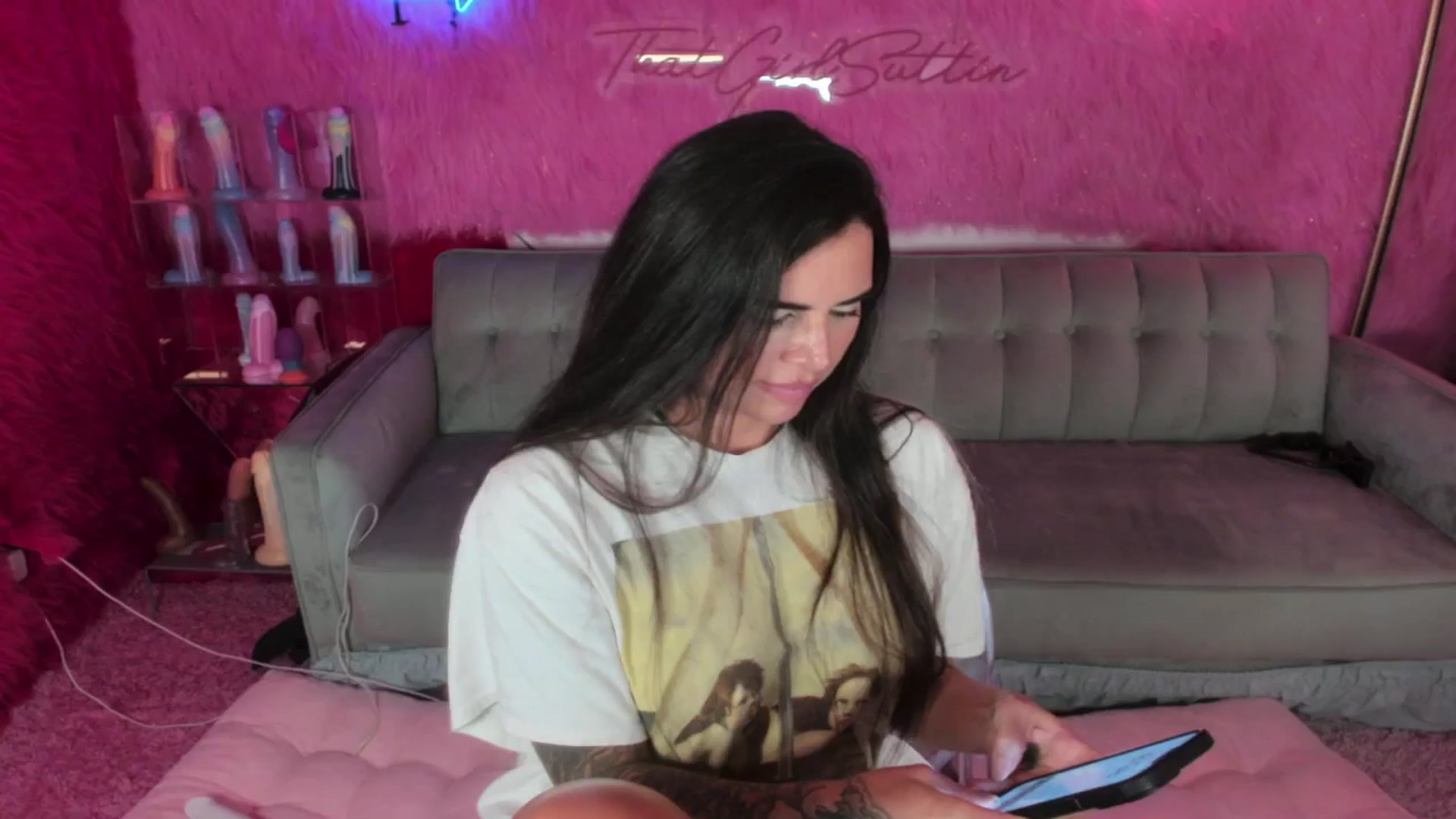Gallery image thumbnail from thatgrlsuttin's myfreecams stream on, 07/17/2024, 03:45 image 17 of 20