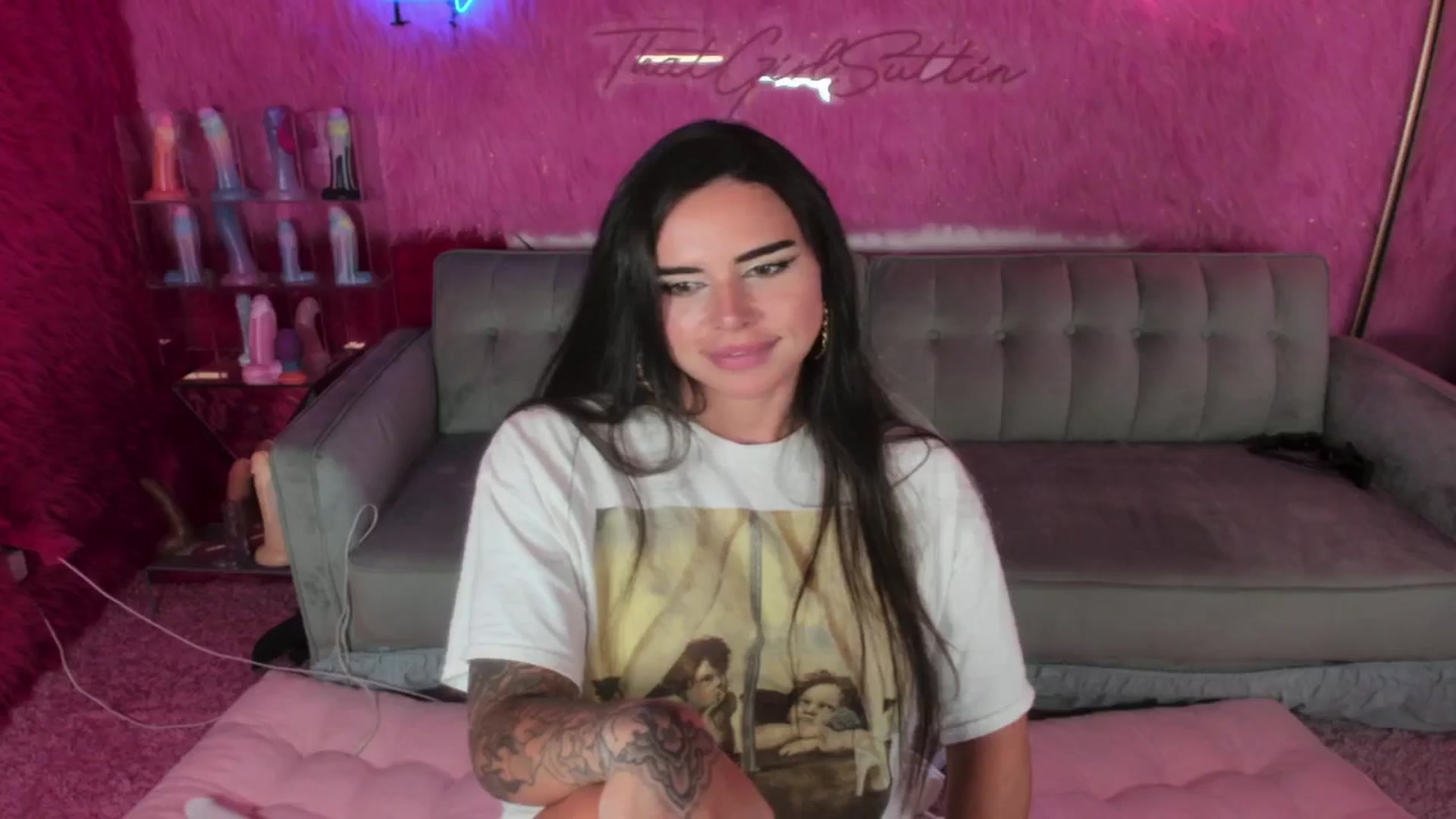 Gallery image thumbnail from thatgrlsuttin's myfreecams stream on, 07/17/2024, 03:45 image 16 of 20
