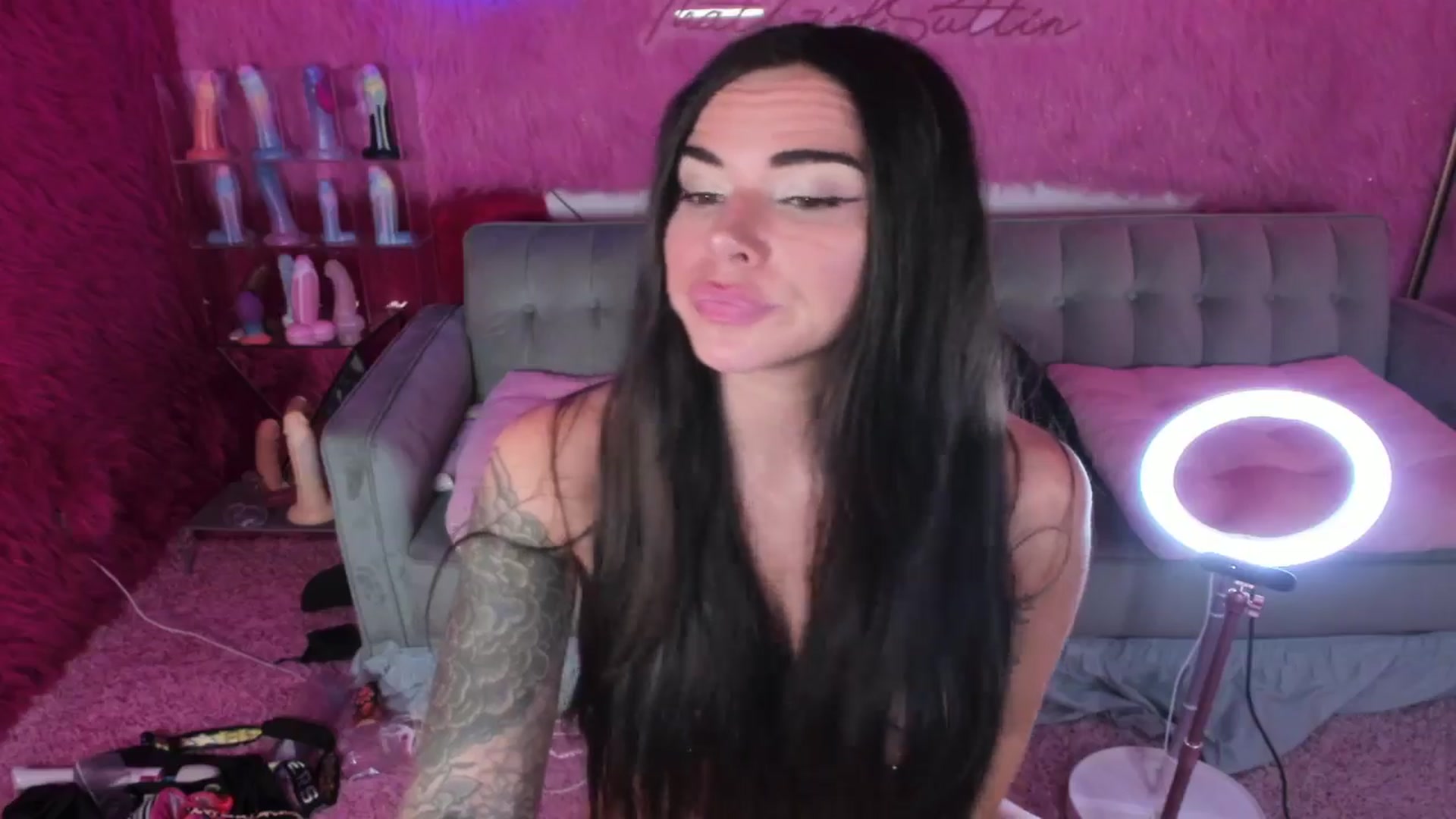 Gallery image thumbnail from thatgrlsuttin's myfreecams stream on, 07/27/2024, 07:23 image 12 of 20