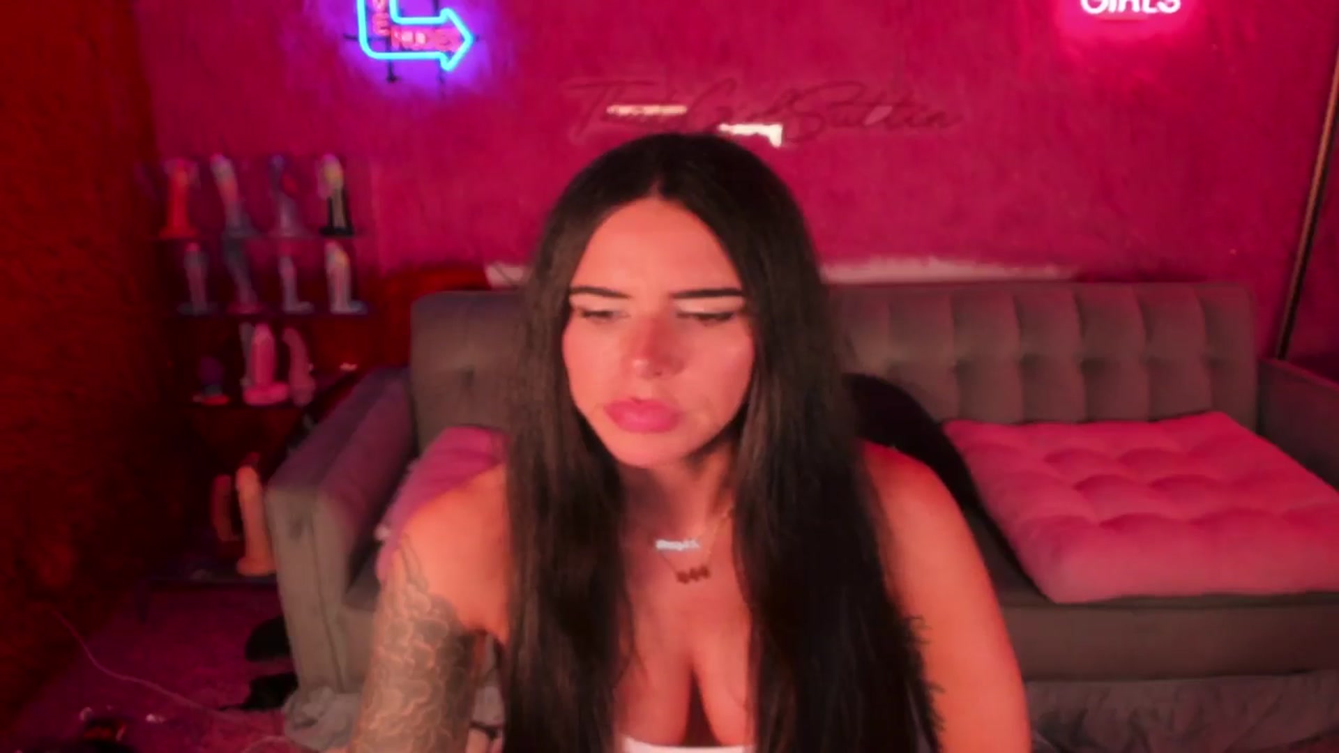 Gallery image thumbnail from thatgrlsuttin's myfreecams stream on, 07/28/2024, 06:32 image 9 of 20