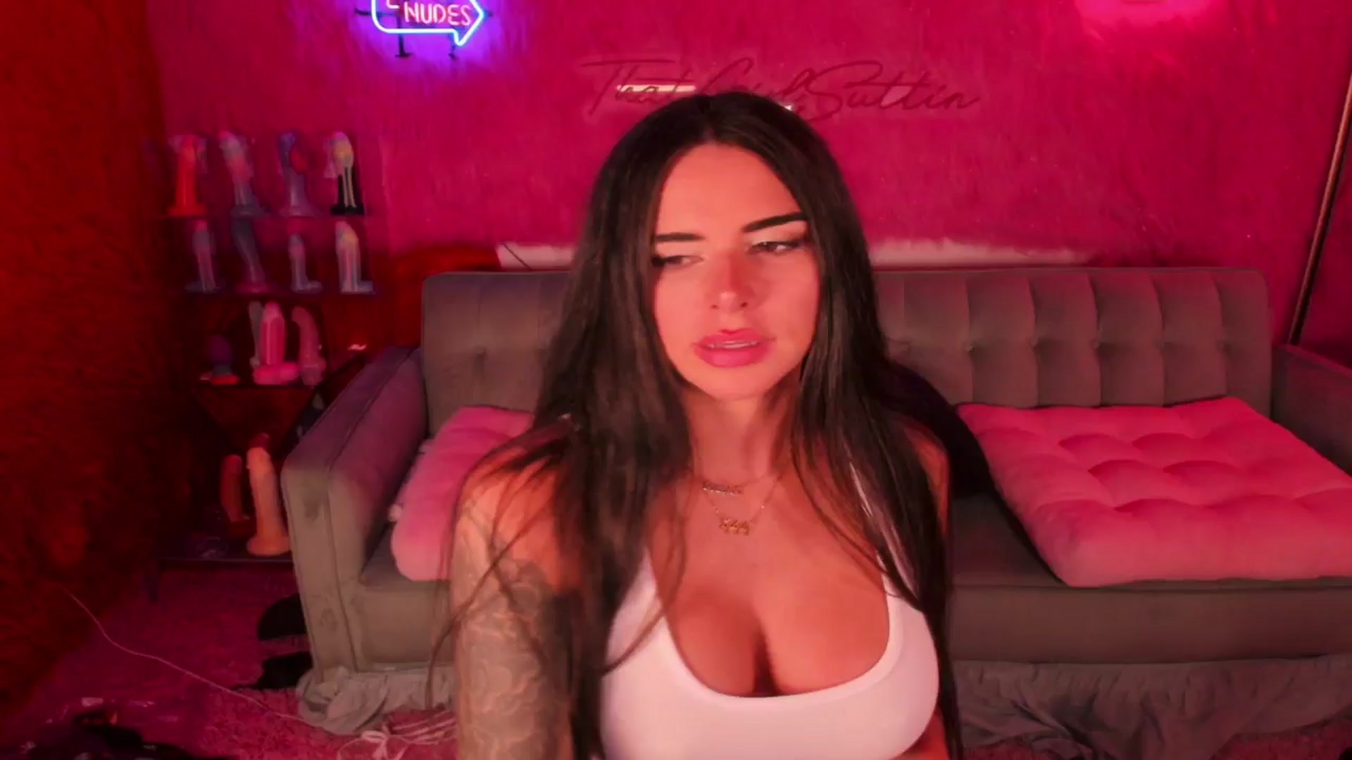 Gallery image thumbnail from thatgrlsuttin's myfreecams stream on, 07/28/2024, 06:32 image 2 of 20