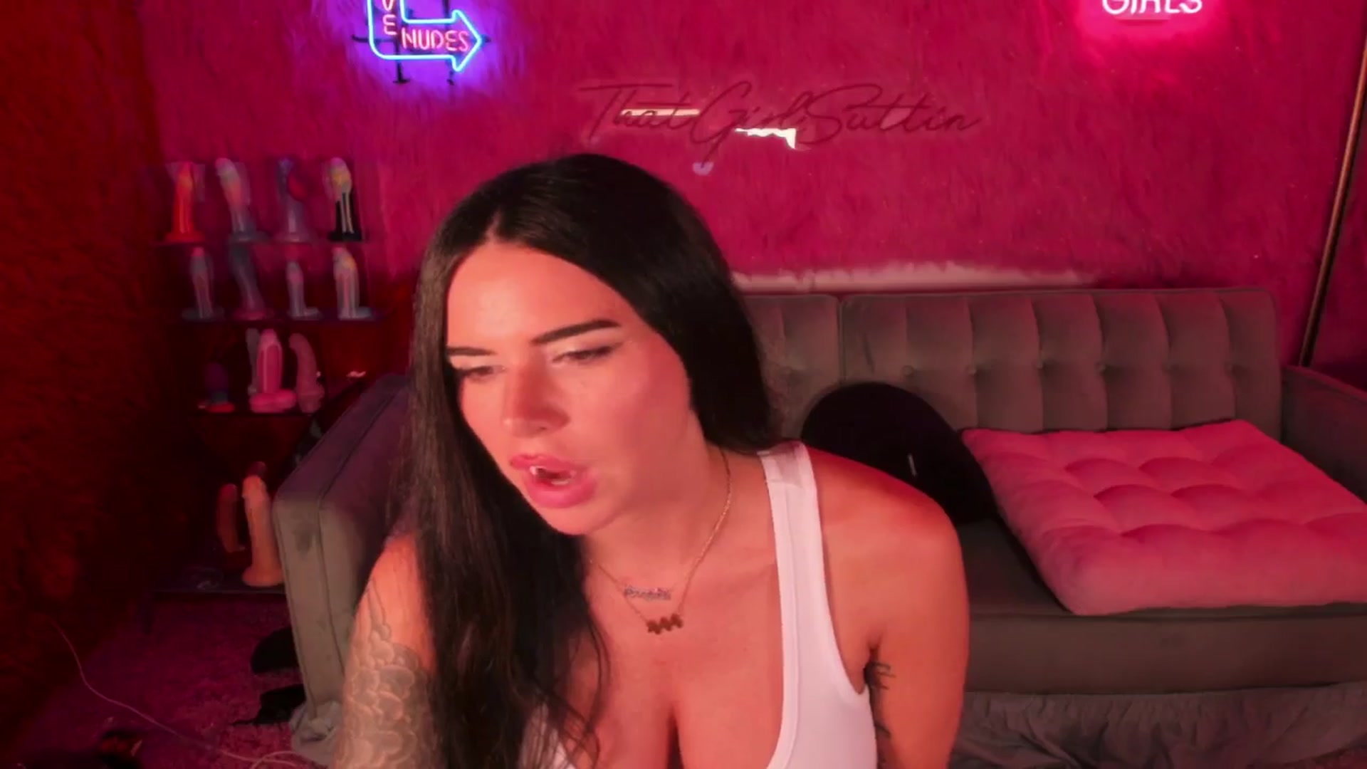 Gallery image thumbnail from thatgrlsuttin's myfreecams stream on, 07/28/2024, 06:32 image 11 of 20