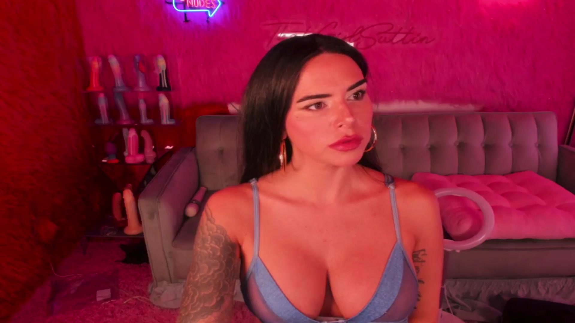 Gallery image thumbnail from thatgrlsuttin's myfreecams stream on, 07/30/2024, 24:24 image 2 of 20